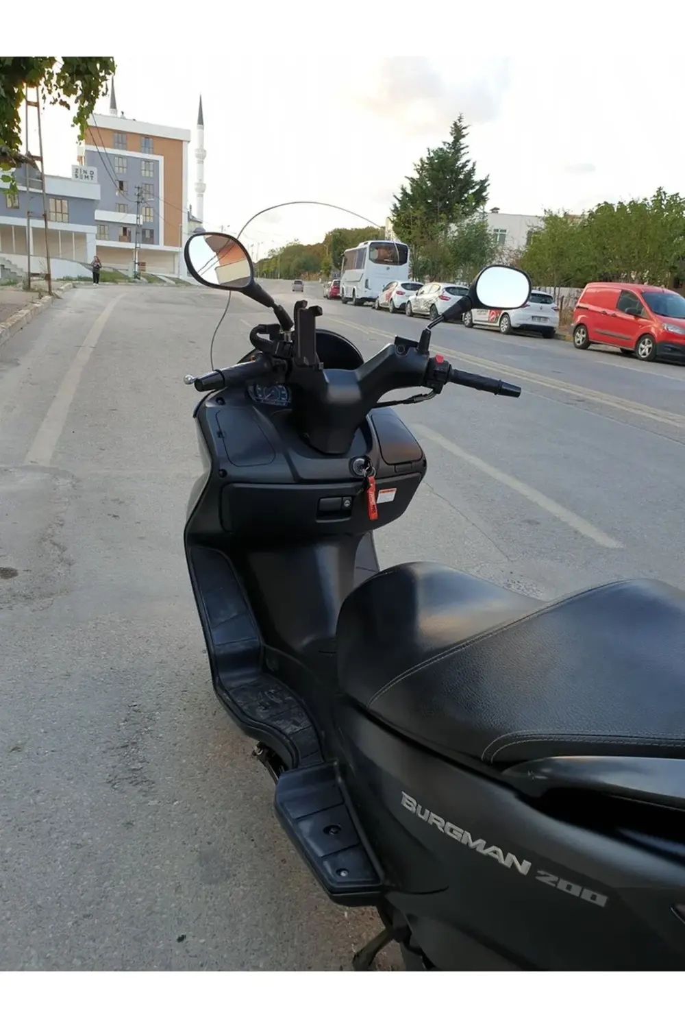 Suzuki Burgman 200 Ön Cam 2006-2013 Model 61cm Şeffaf Renkli 4mm