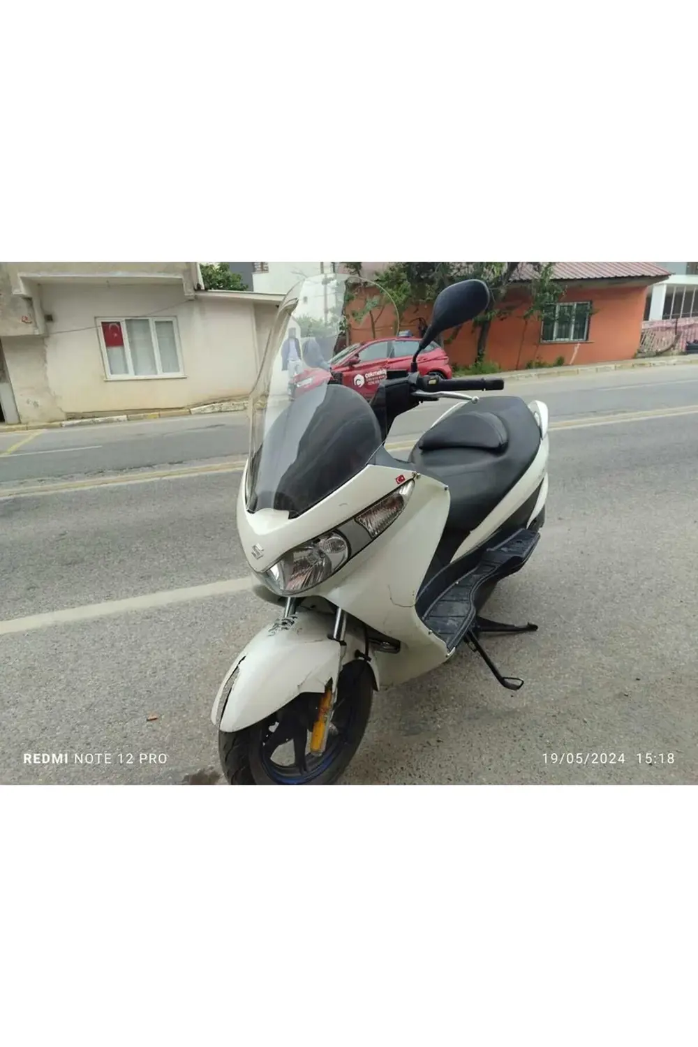 Suzuki Burgman 200 Ön Cam 2006-2013 Model 61cm Şeffaf Renkli 4mm