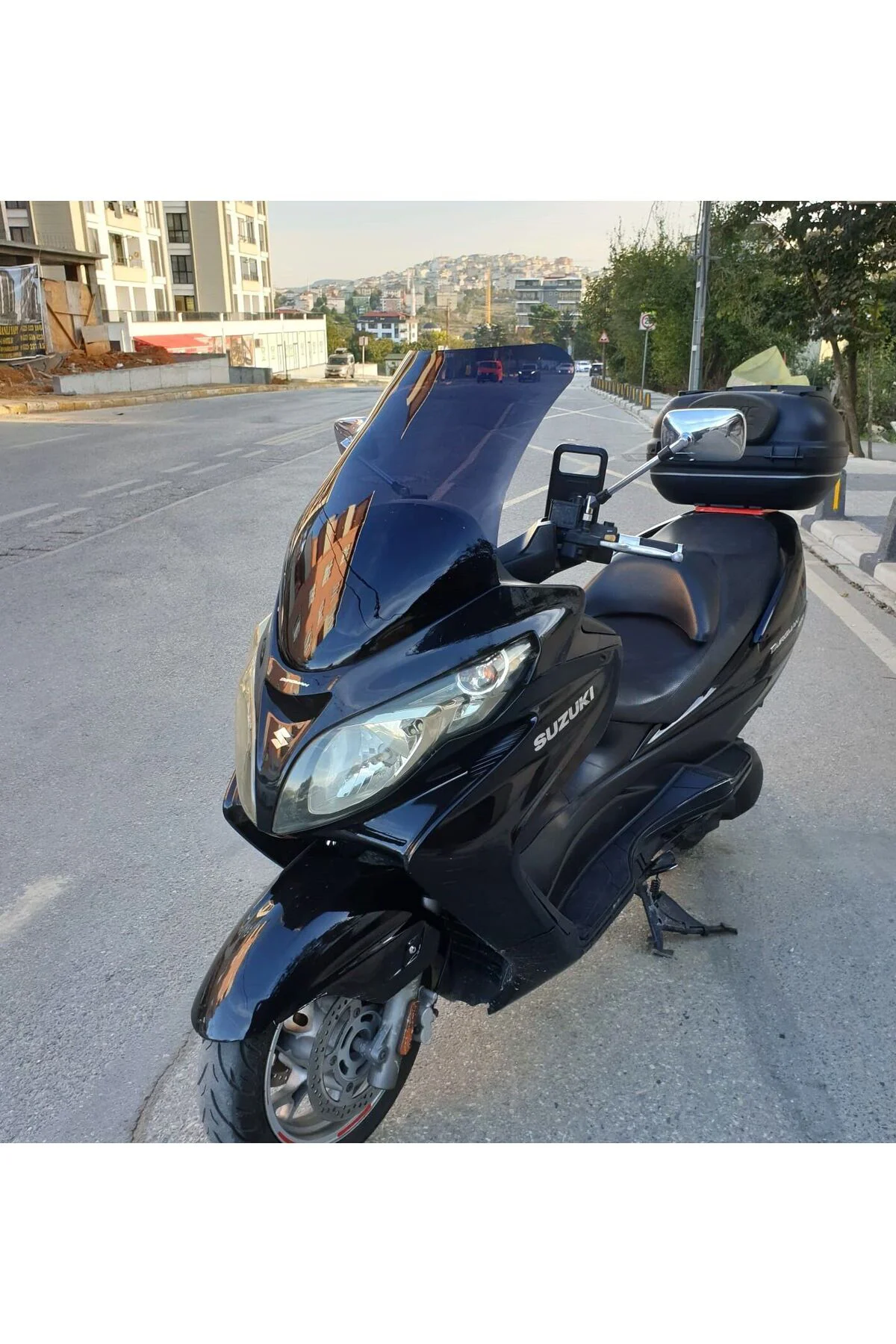 Suzuki Burgman 400 K7 Ön Cam 2007-2015 Model 70cm Siyah Renkli 4m