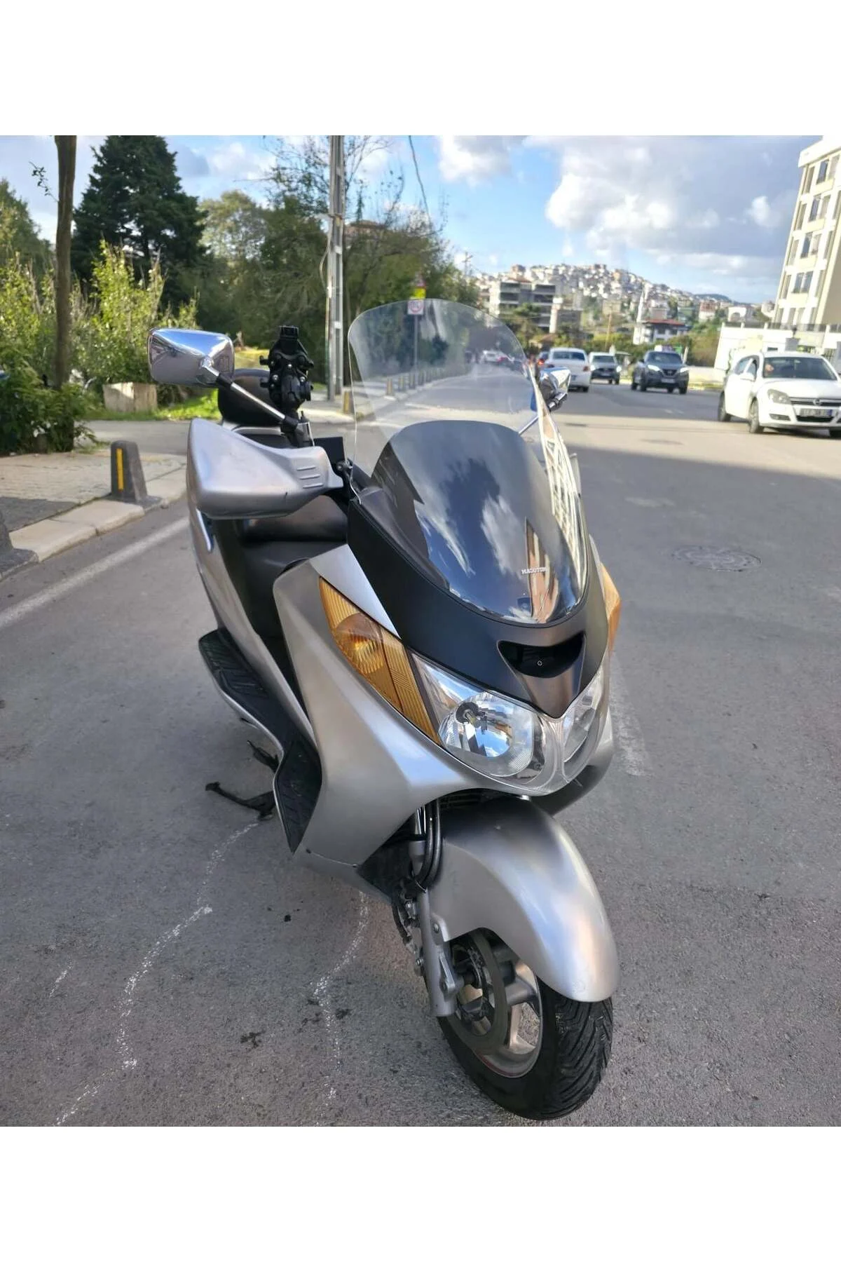 Suzuki Burgman 400 Ön Cam 1999-2006 Model 64cm Şeffaf Renkli 4mm - Görsel 7