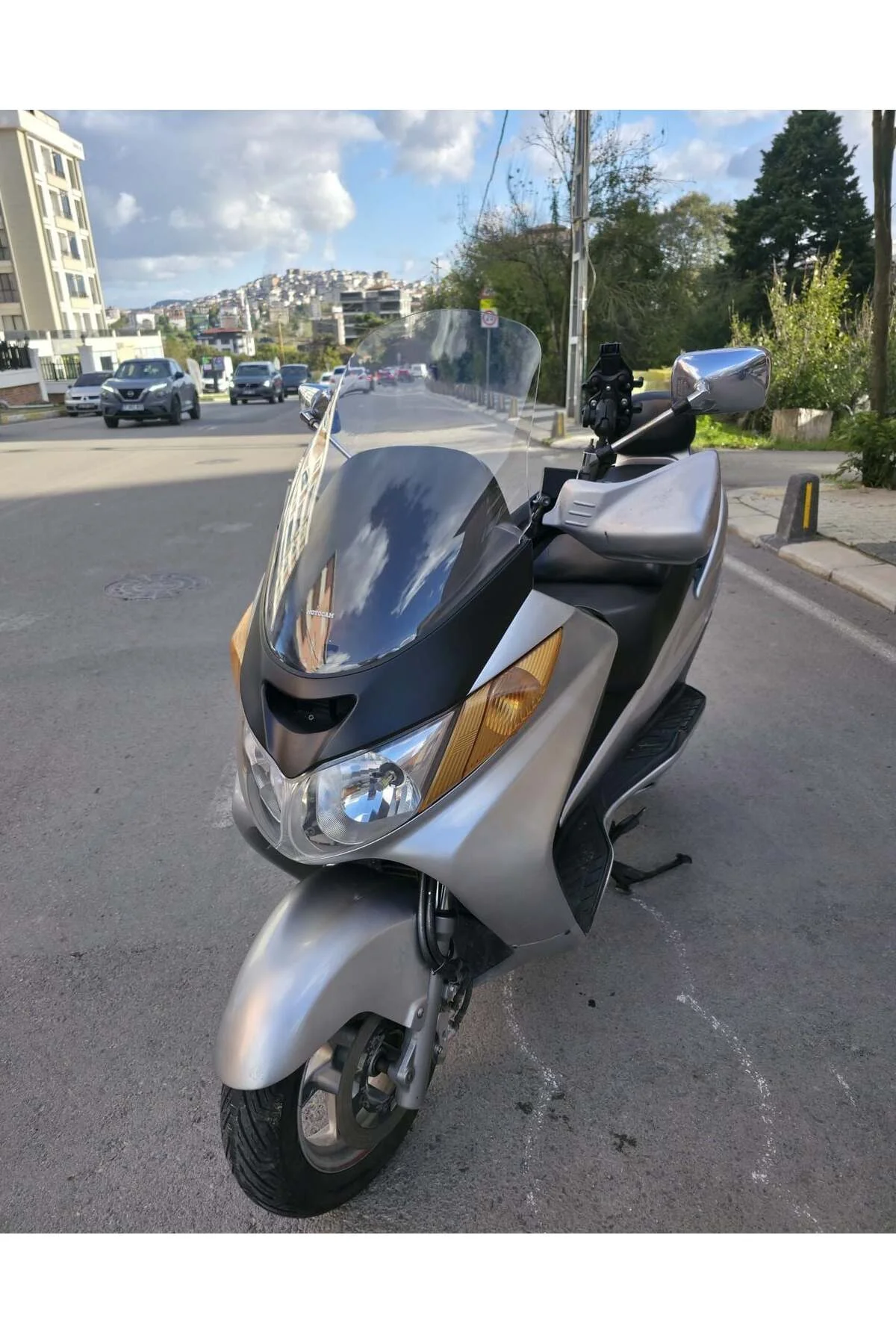 Suzuki Burgman 400 Ön Cam 1999-2006 Model 64cm Şeffaf Renkli 4mm - Görsel 3