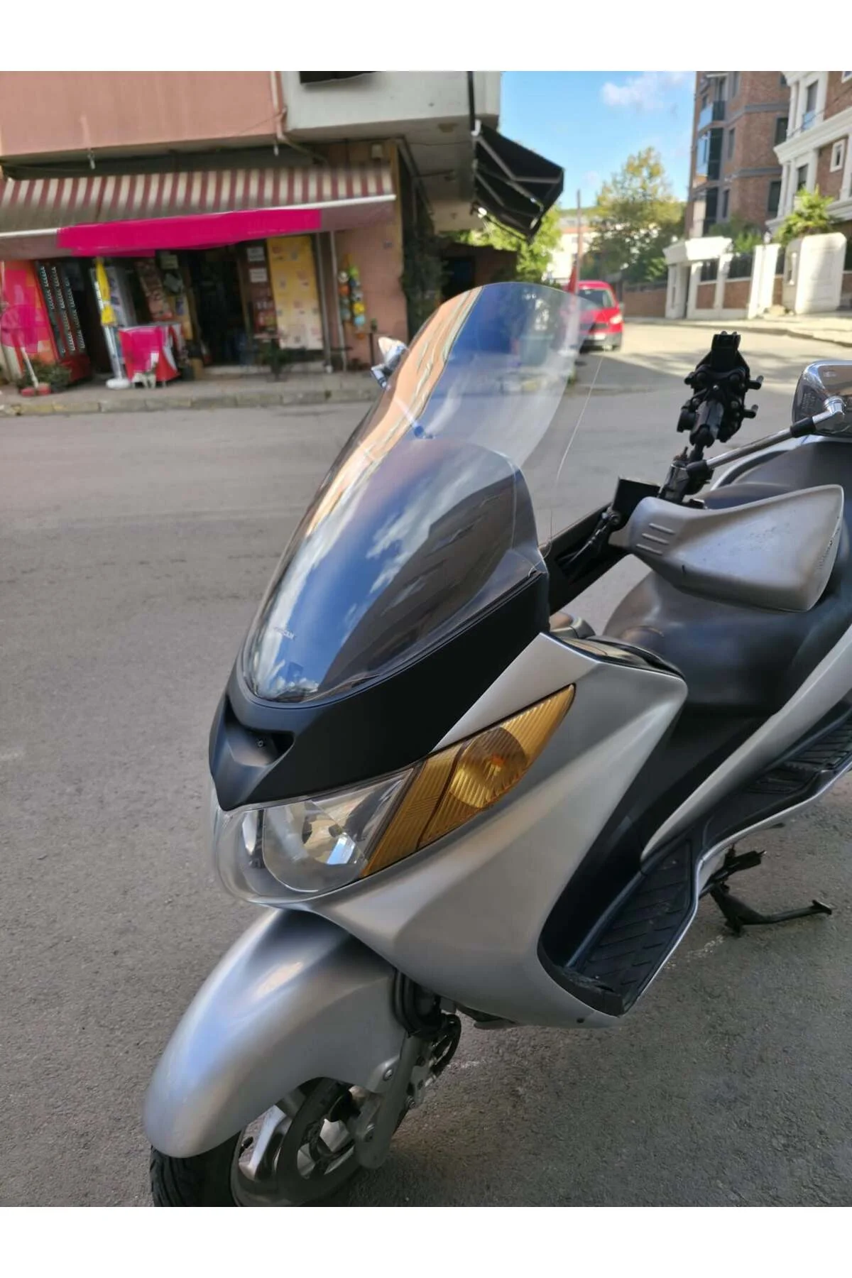 Suzuki Burgman 400 Ön Cam 1999-2006 Model 64cm Şeffaf Renkli 4mm - Görsel 6