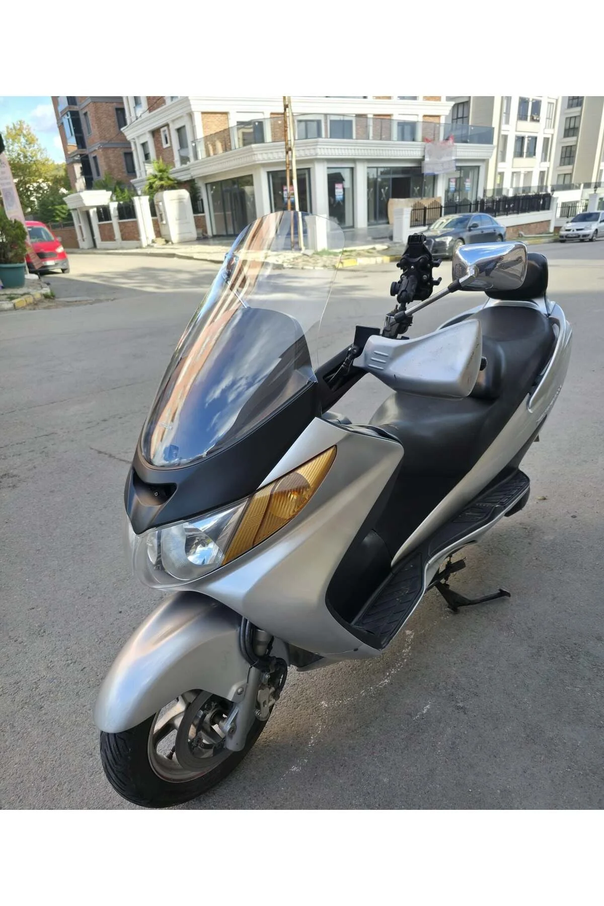 Suzuki Burgman 400 Ön Cam 1999-2006 Model 64cm Şeffaf Renkli 4mm - Görsel 8
