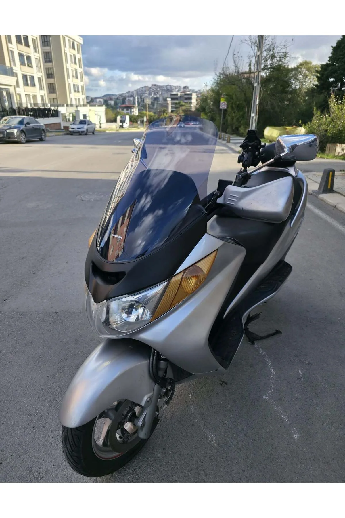 Suzuki Burgman 400 Ön Cam 1999-2006 Model 64cm Füme Renkli 4mm Suzuki Burgman 400 Ön Cam 1999-2006 Model 64cm Füme Renkli 4mm - Görsel 8