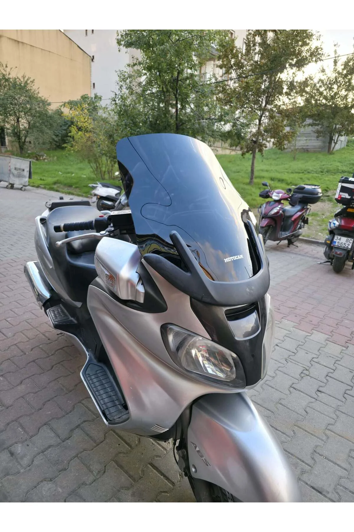 Suzuki Burgman 650 Ön Cam 2001-2004 Model 60cm Siyah Renkli 4mm