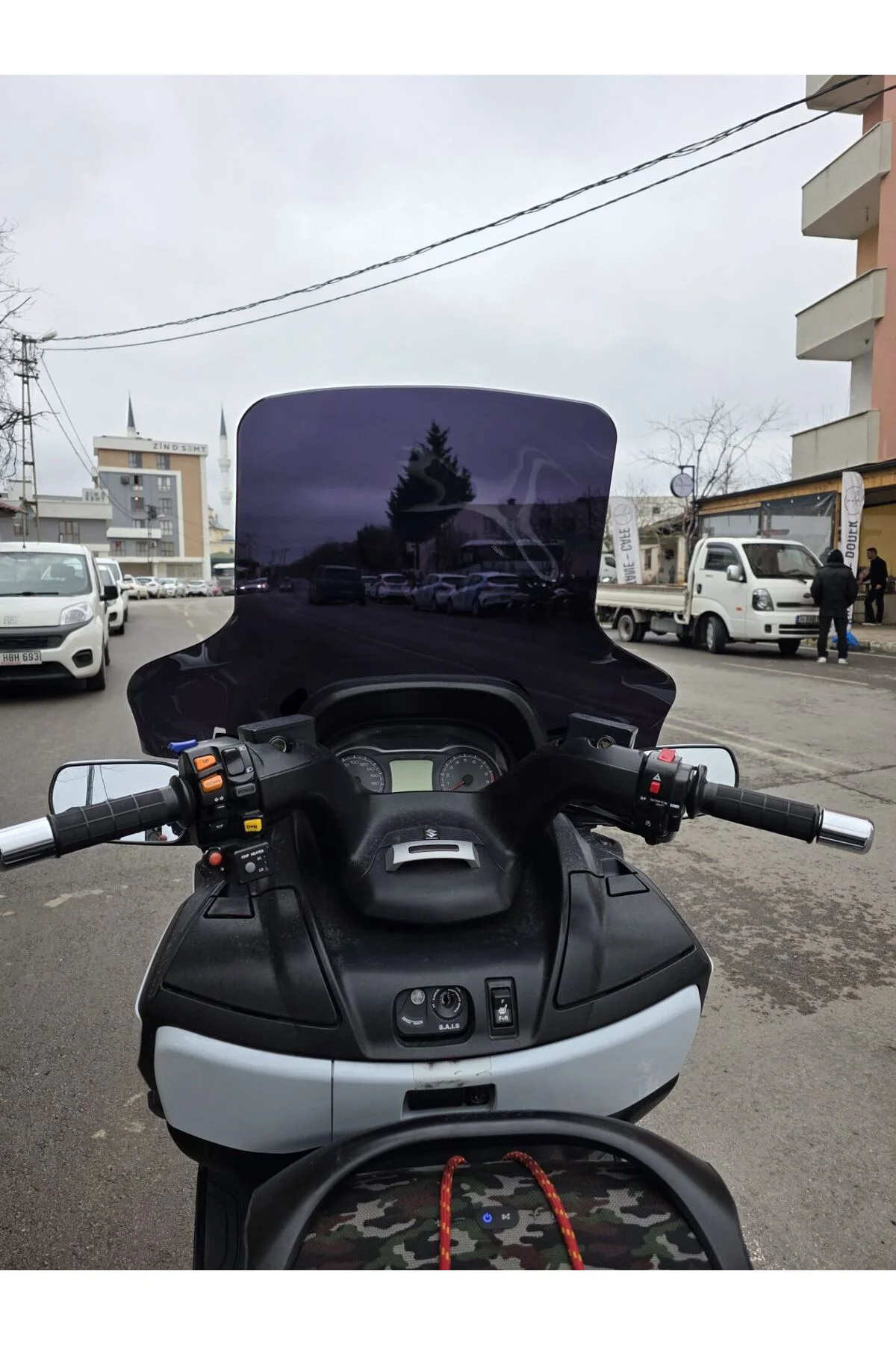 Suzuki Burgman 650 Ön Cam 2013-2018 Model 76cm Siyah Renkli 4mm Y