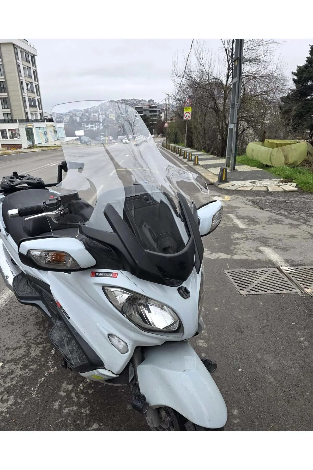 Suzuki Burgman 650 Ön Cam 2013-2018 Model 76cm Şeffaf Renkli 4mm