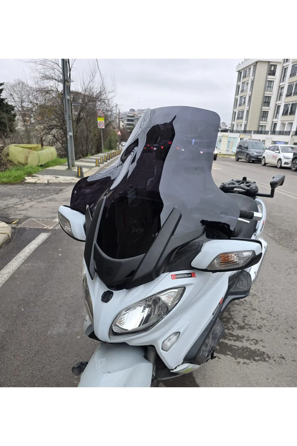 Suzuki Burgman 650 Ön Cam 2013-2018 Model 76cm Siyah Renkli 4mm Y