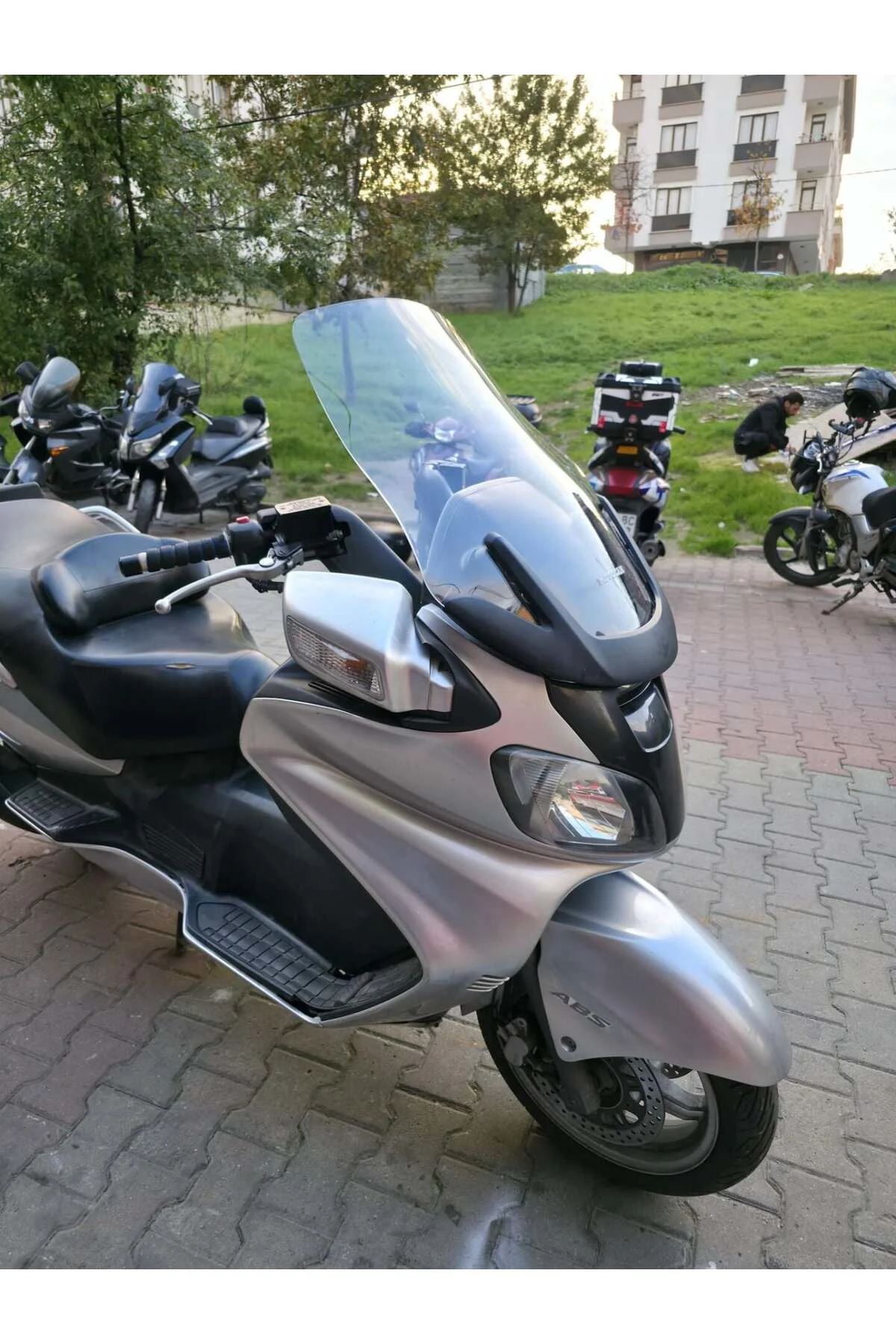 Suzuki Burgman 650 Ön Cam 2001-2004 Model 60cm Şeffaf Renkli 4mm