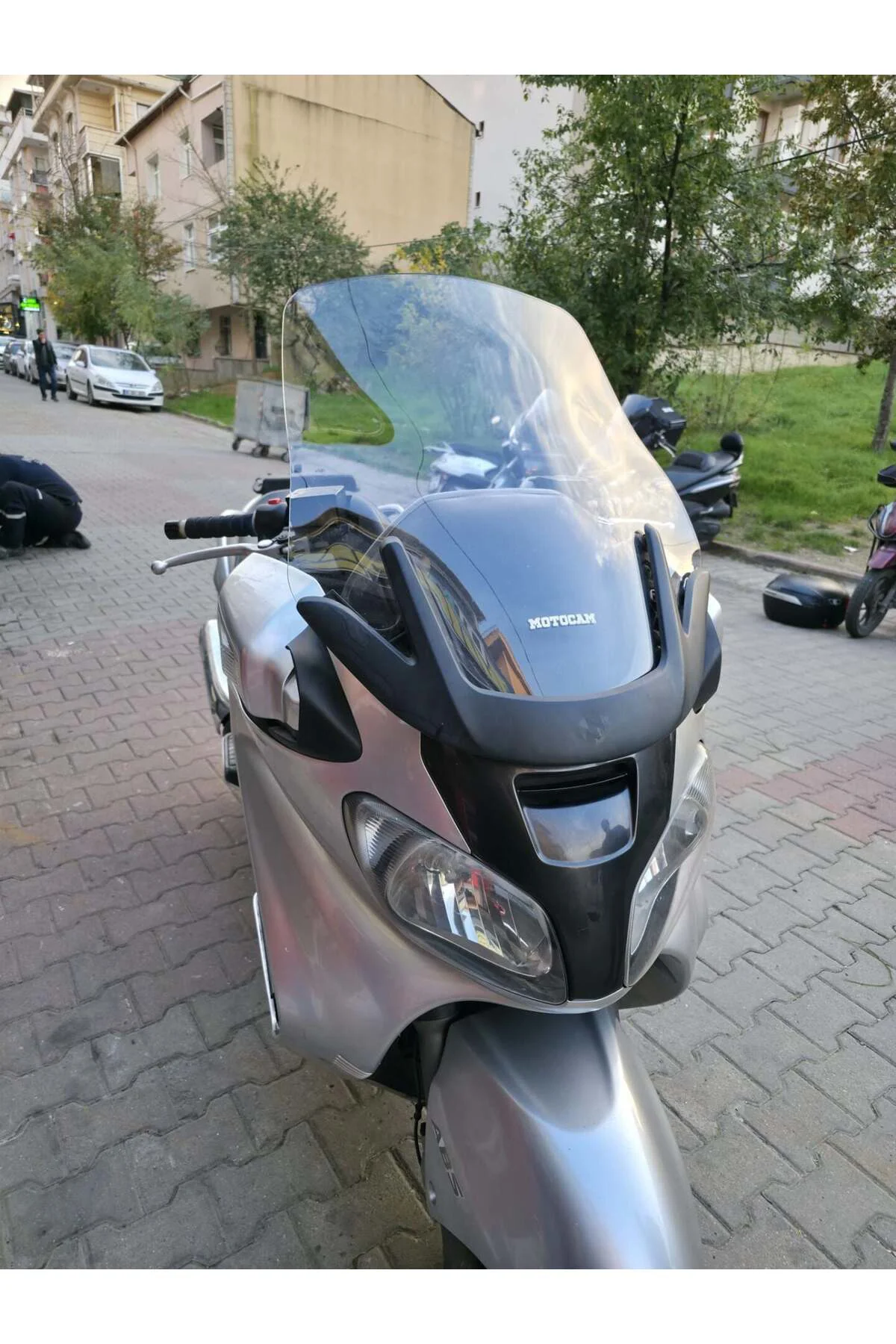 Suzuki Burgman 650 Ön Cam 2001-2004 Model 60cm Şeffaf Renkli 4mm
