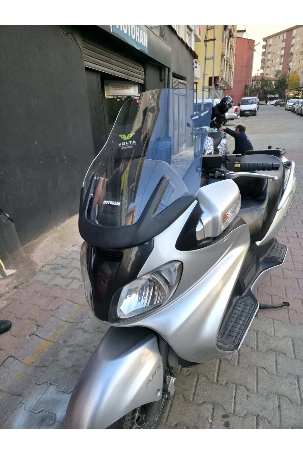Suzuki Burgman 650 Ön Cam 2001-2004 Model 60cm Şeffaf Renkli 4mm