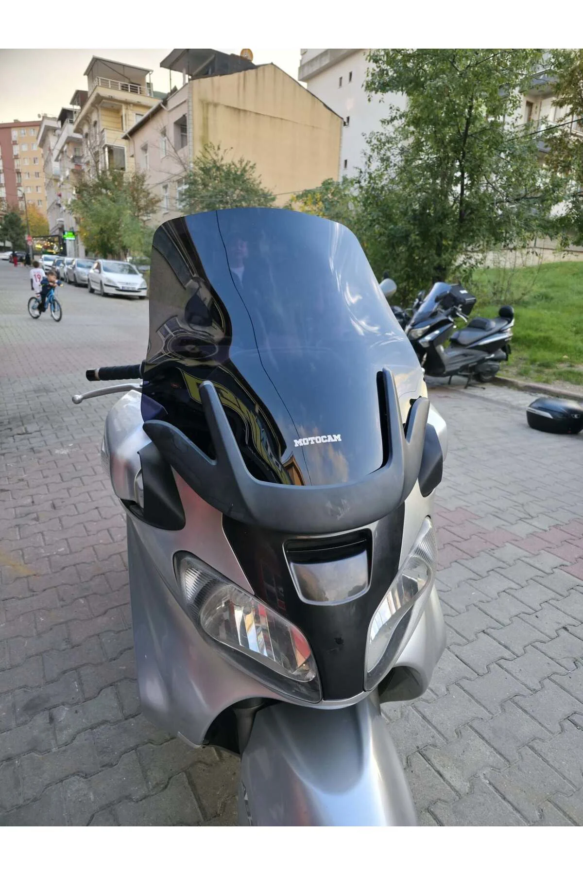Suzuki Burgman 650 Ön Cam 2001-2004 Model 60cm Siyah Renkli 4mm