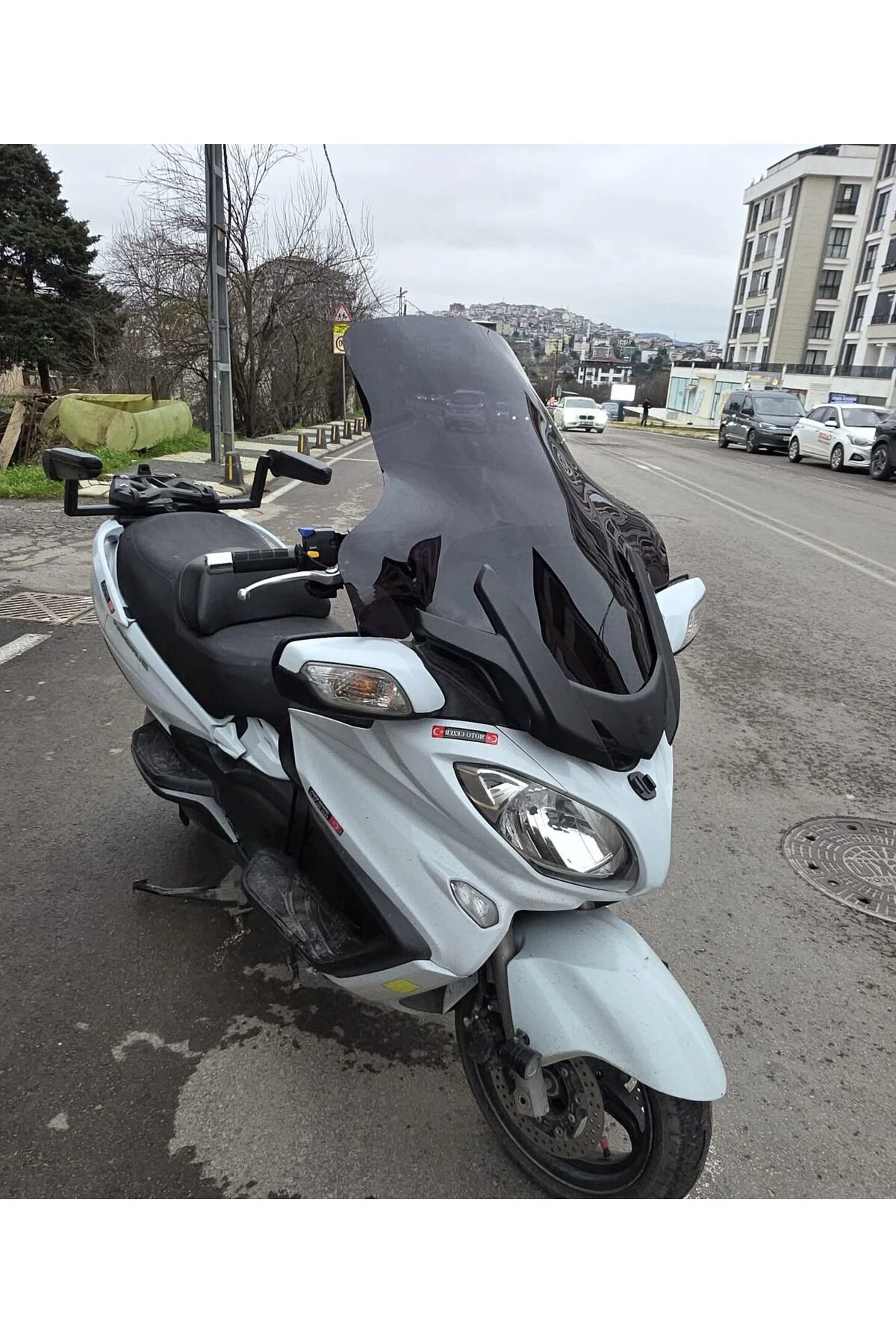 Suzuki Burgman 650 Ön Cam 2013-2018 Model 76cm Siyah Renkli 4mm Y