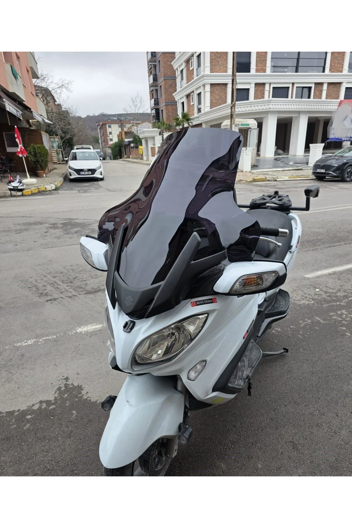 Suzuki Burgman 650 Ön Cam 2013-2018 Model 76cm Siyah Renkli 4mm Y