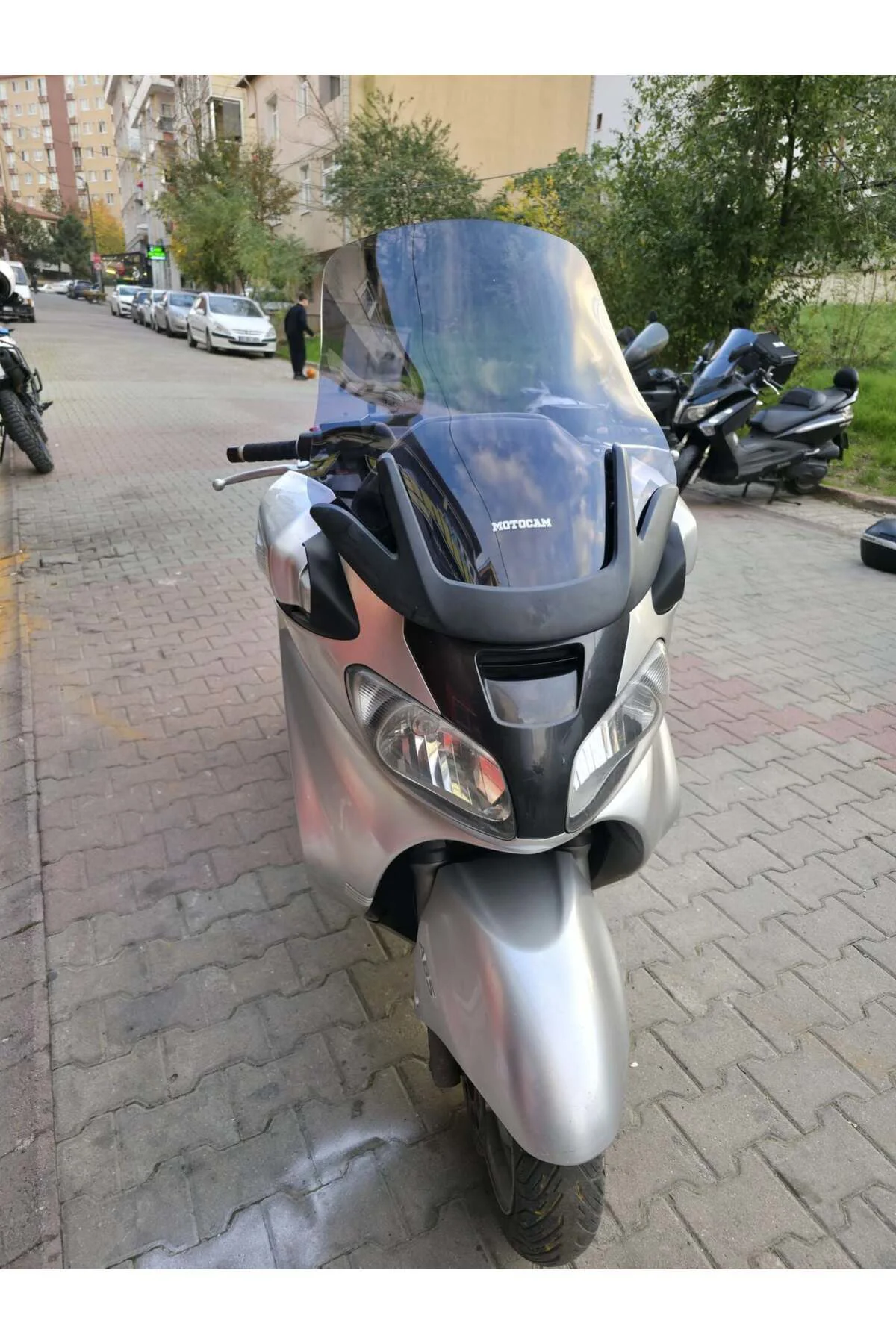 Suzuki Burgman 650 Ön Cam 2001-2004 Model 60cm Füme Renkli 4mm