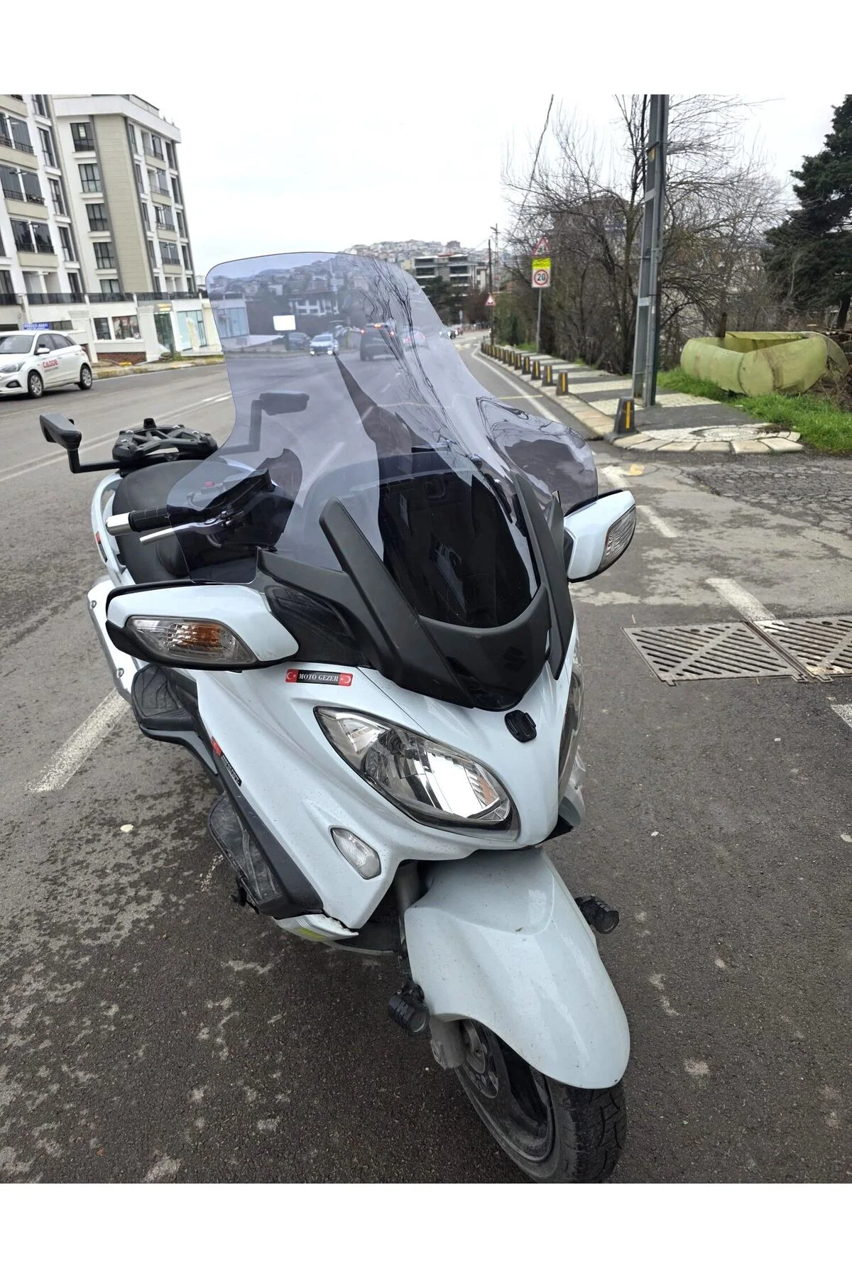 Suzuki Burgman 650 Ön Cam 2013-2018 Model 76cm Füme Renkli 4mm