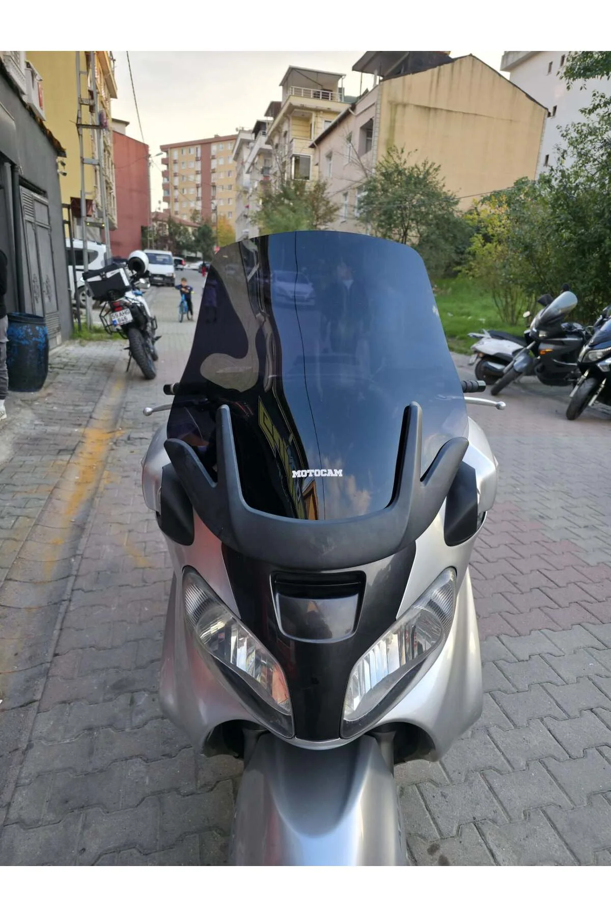 Suzuki Burgman 650 Ön Cam 2001-2004 Model 60cm Siyah Renkli 4mm