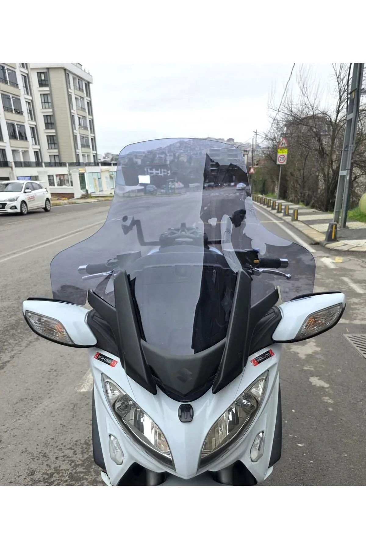 Suzuki Burgman 650 Ön Cam 2013-2018 Model 76cm Füme Renkli 4mm