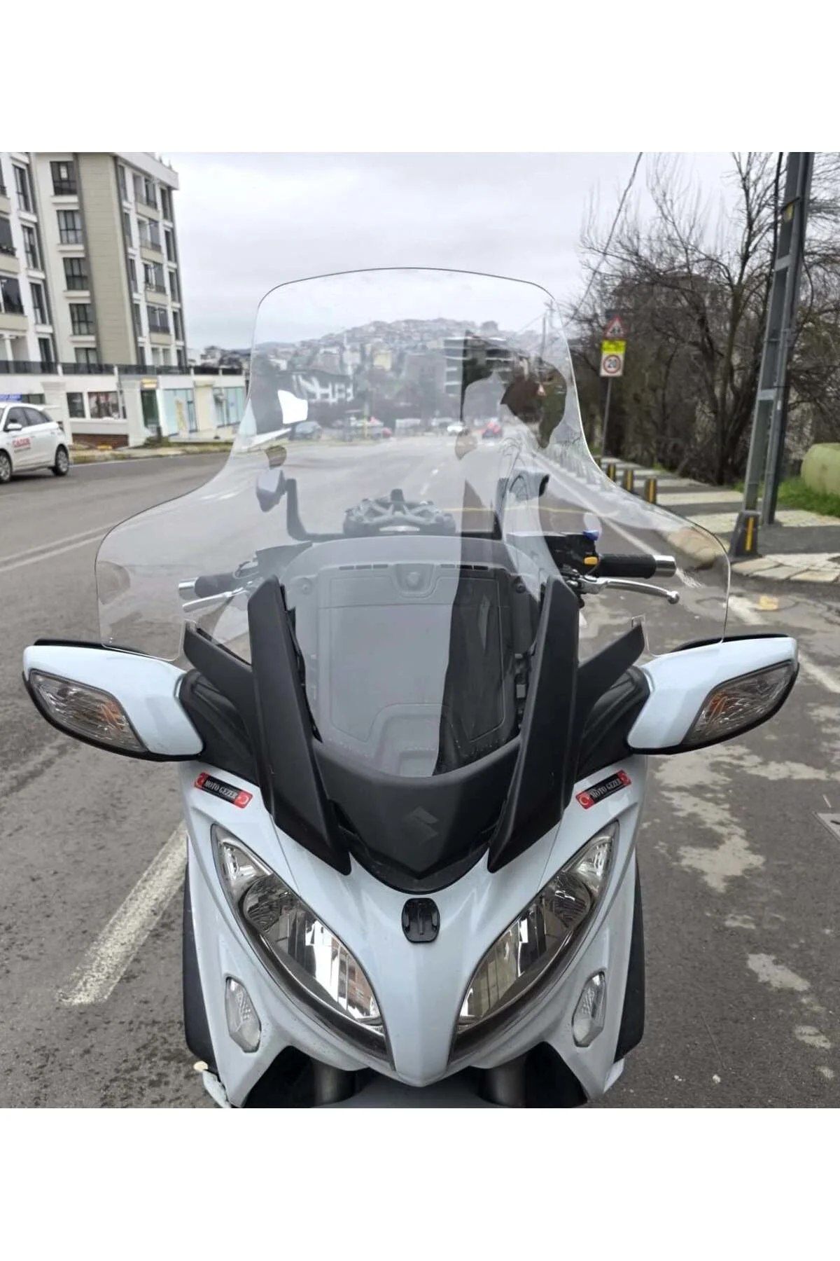 Suzuki Burgman 650 Ön Cam 2013-2018 Model 76cm Şeffaf Renkli 4mm