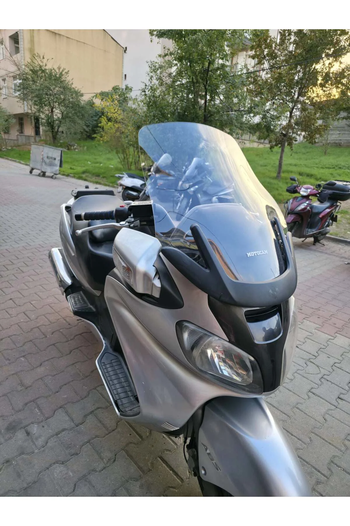 Suzuki Burgman 650 Ön Cam 2001-2004 Model 60cm Şeffaf Renkli 4mm