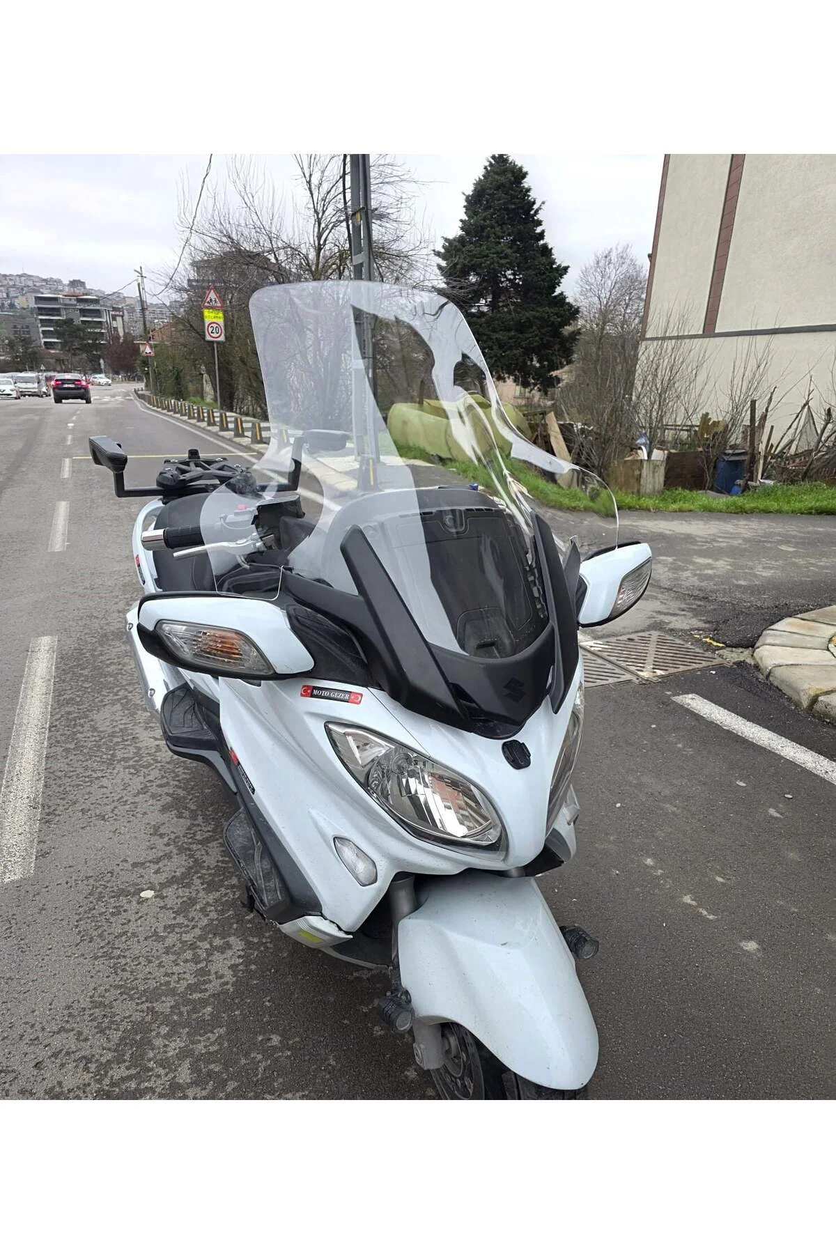 Suzuki Burgman 650 Ön Cam 2013-2018 Model 76cm Şeffaf Renkli 4mm