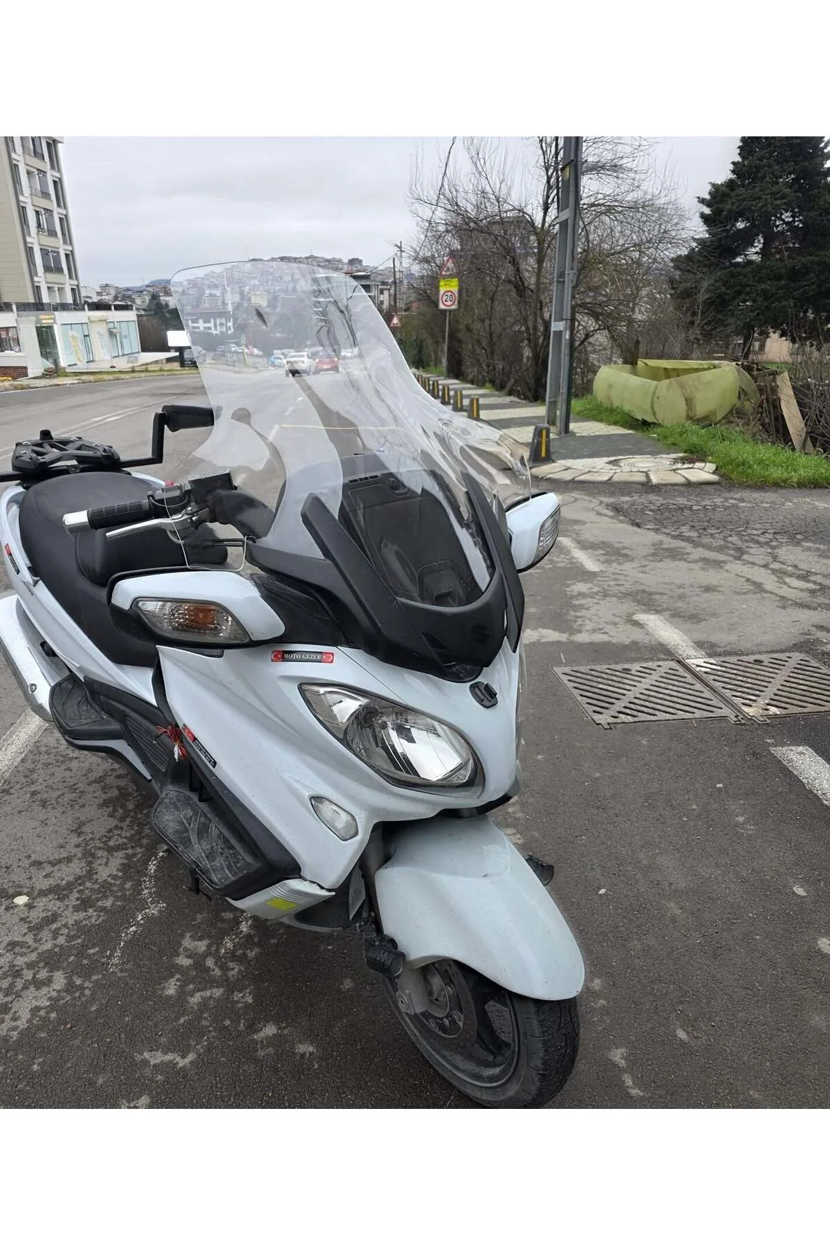 Suzuki Burgman 650 Ön Cam 2013-2018 Model 76cm Şeffaf Renkli 4mm