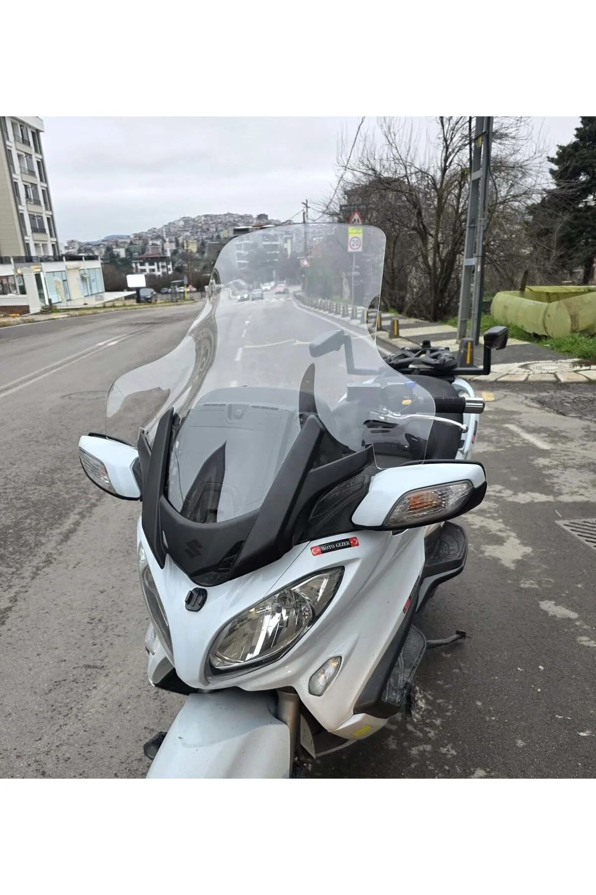 Suzuki Burgman 650 Ön Cam 2013-2018 Model 76cm Şeffaf Renkli 4mm