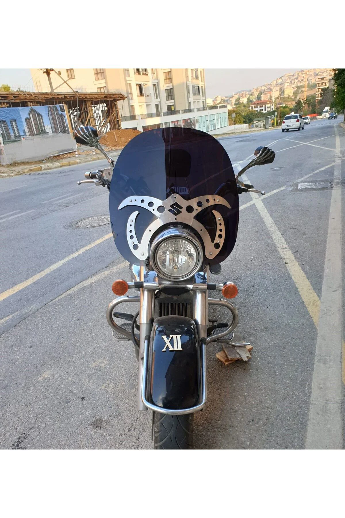 Suzuki C 800 Ön Cam 2004-2016 Model 61cm Siyah Renkli 4mm APARATS