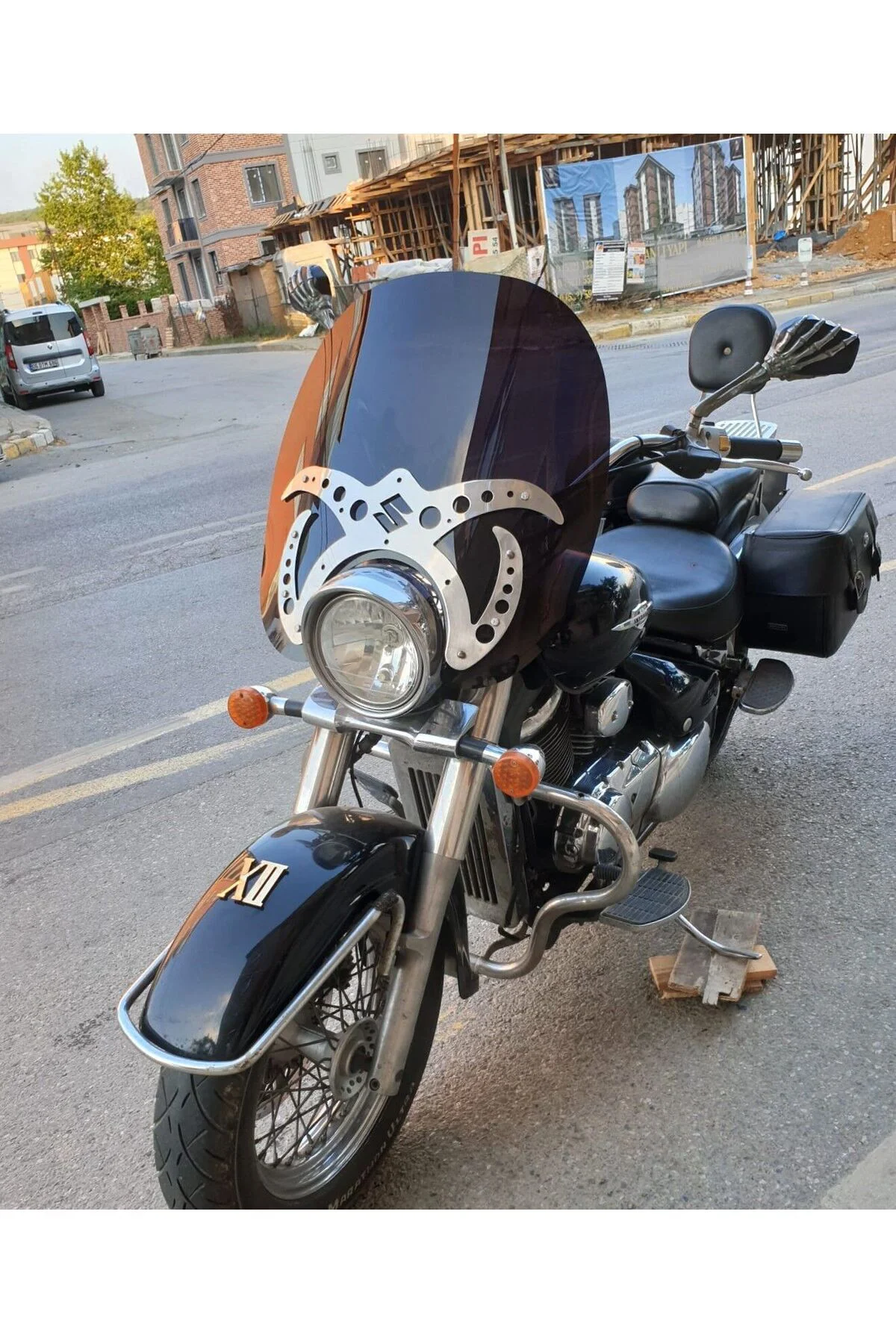 Suzuki C 800 Ön Cam 2004-2016 Model 61cm Siyah Renkli 4mm APARATS
