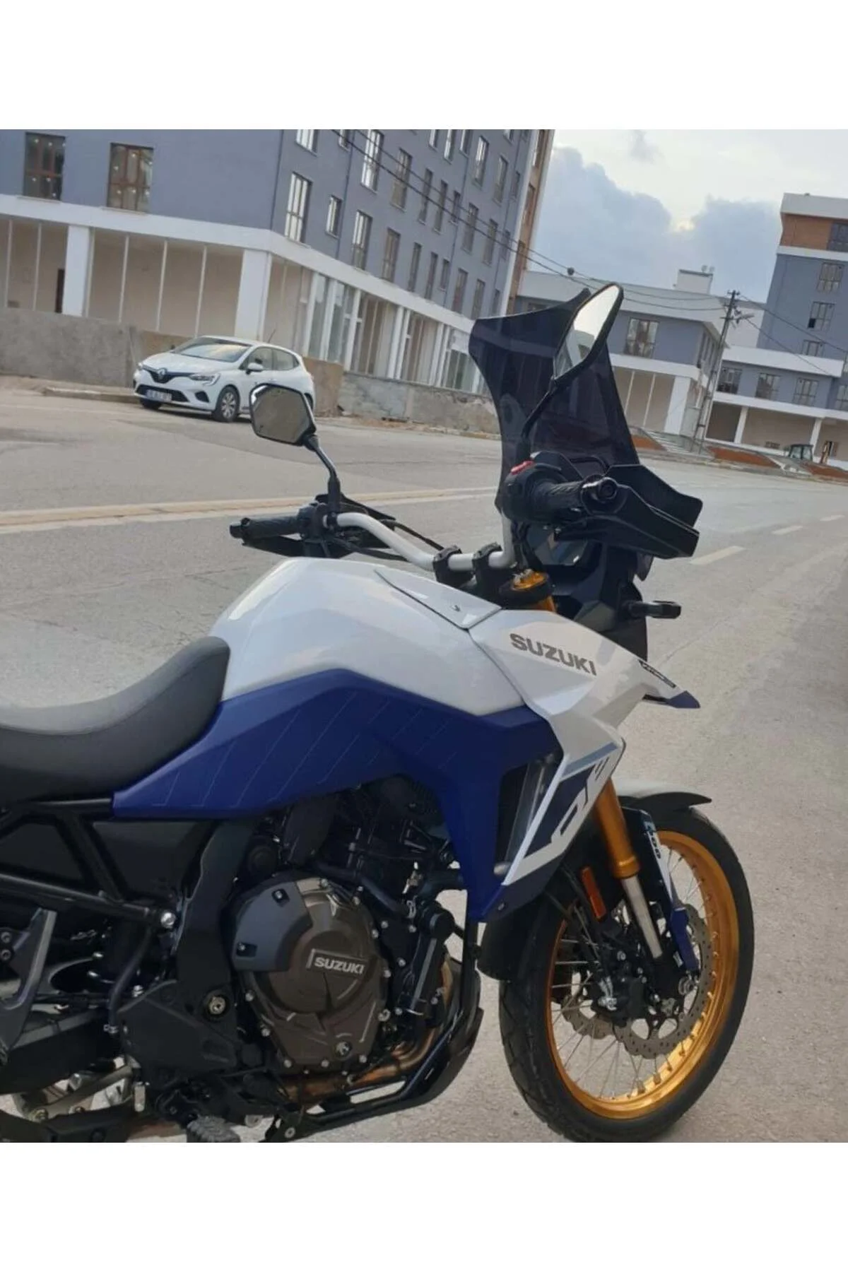 Suzuki V-strom 800 SE Ön Cam 2023-2026 Model 50cm Siyah Renkli 4m