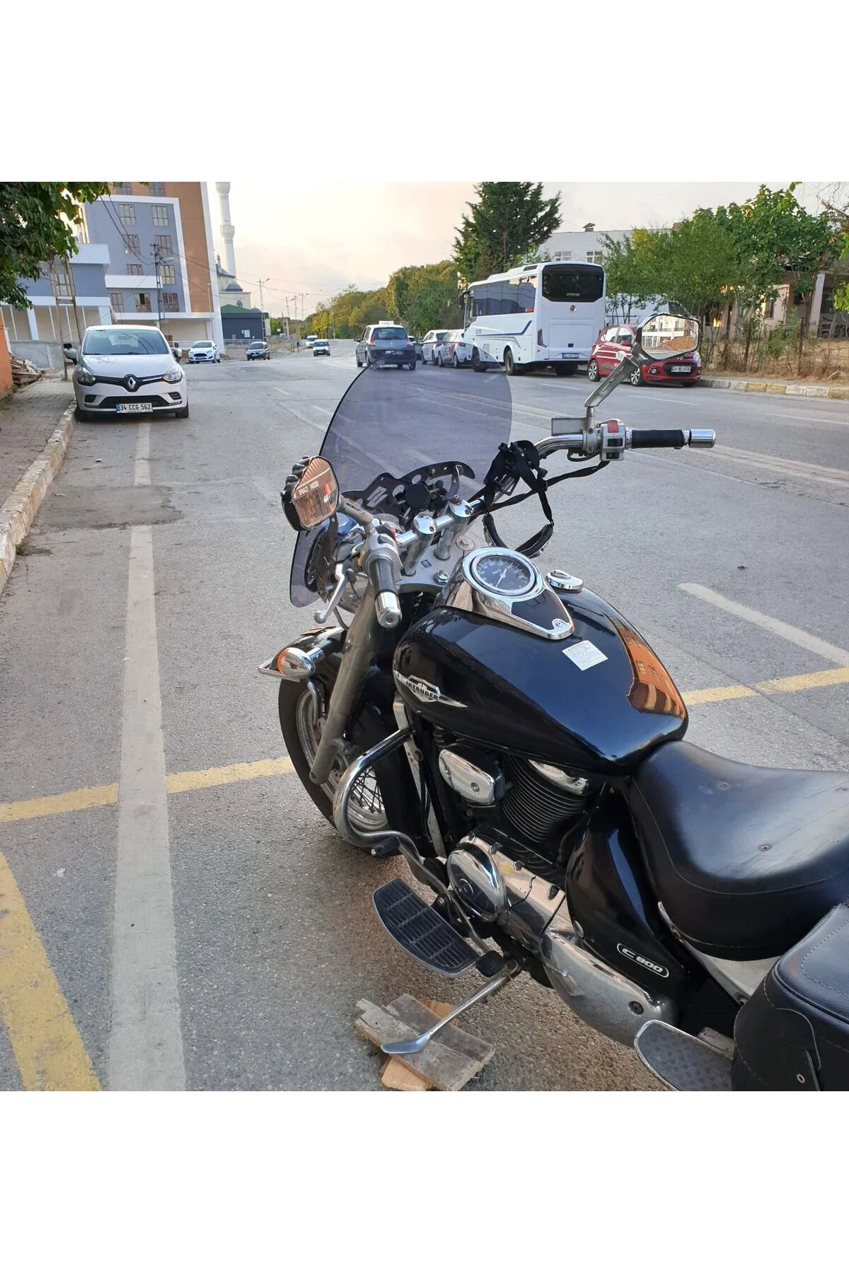 Suzuki VL 800 Ön Cam 2004-2016 Model 61cm Füme Renkli 4mm APARATSIZDIR