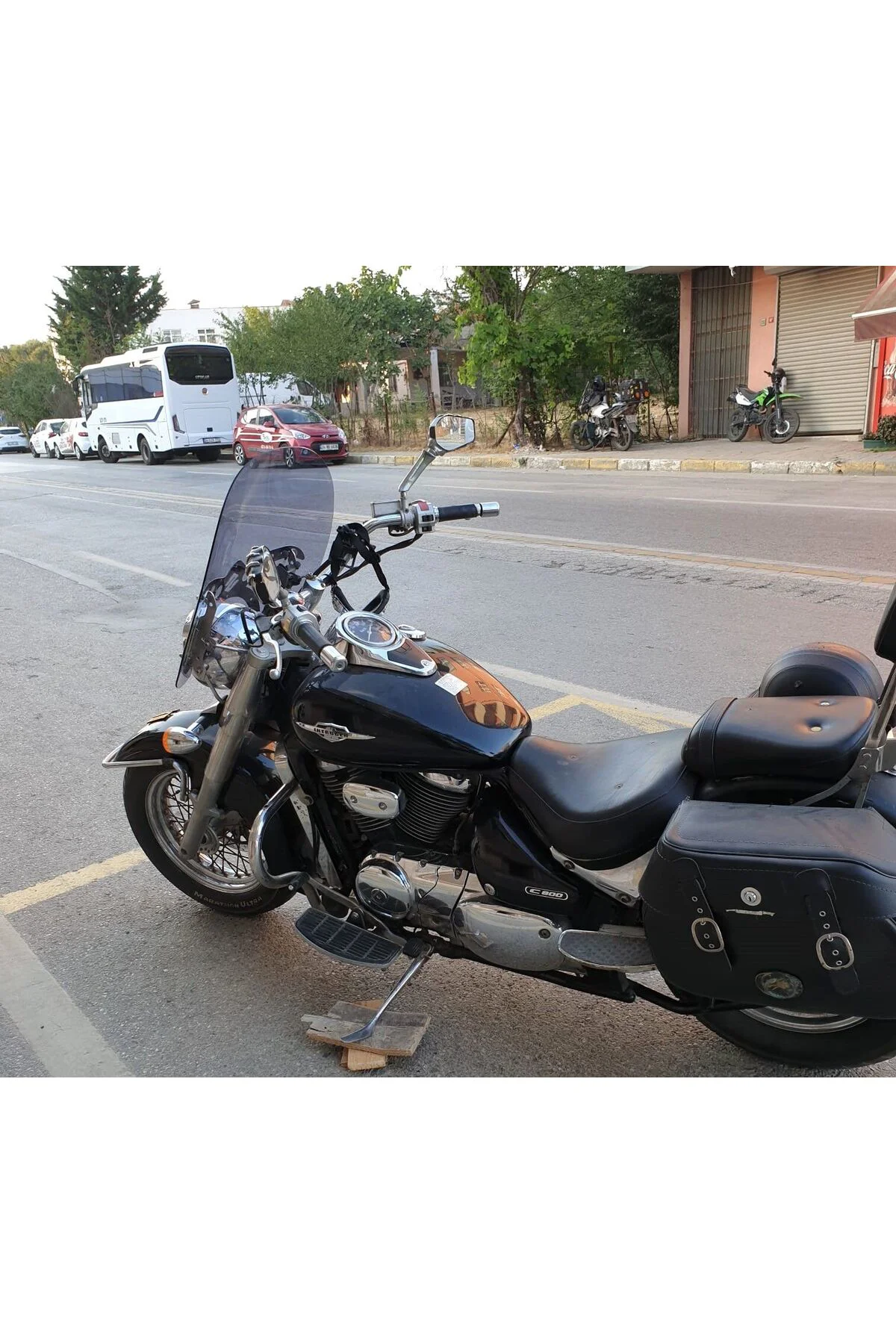 Suzuki VL 800 Ön Cam 2004-2016 Model 61cm Füme Renkli 4mm APARATSIZDIR