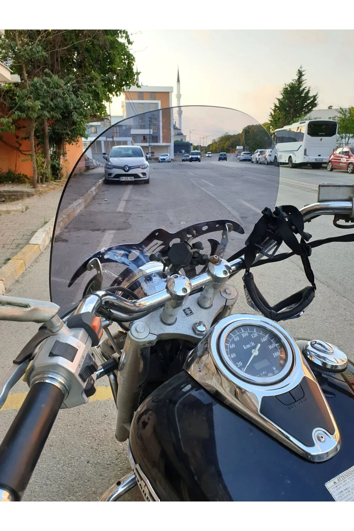 Suzuki VL 800 Ön Cam 2004-2016 Model 61cm Füme Renkli 4mm APARATSIZDIR