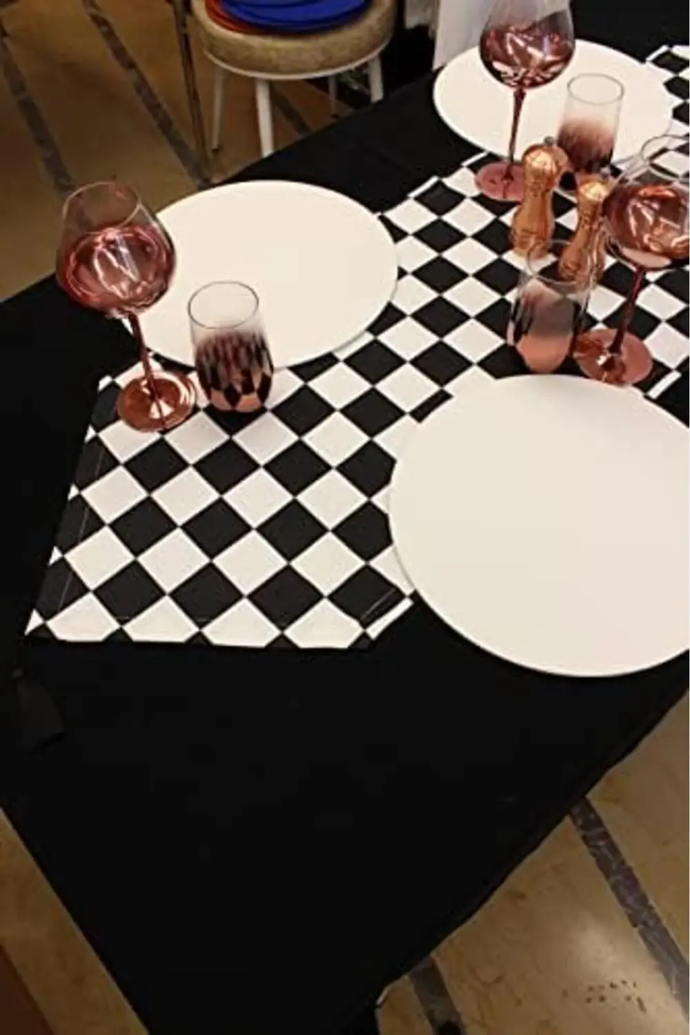 svngsphereshop Beyaz Büyük Kare Desenli Dijital Baskılı Runner Am