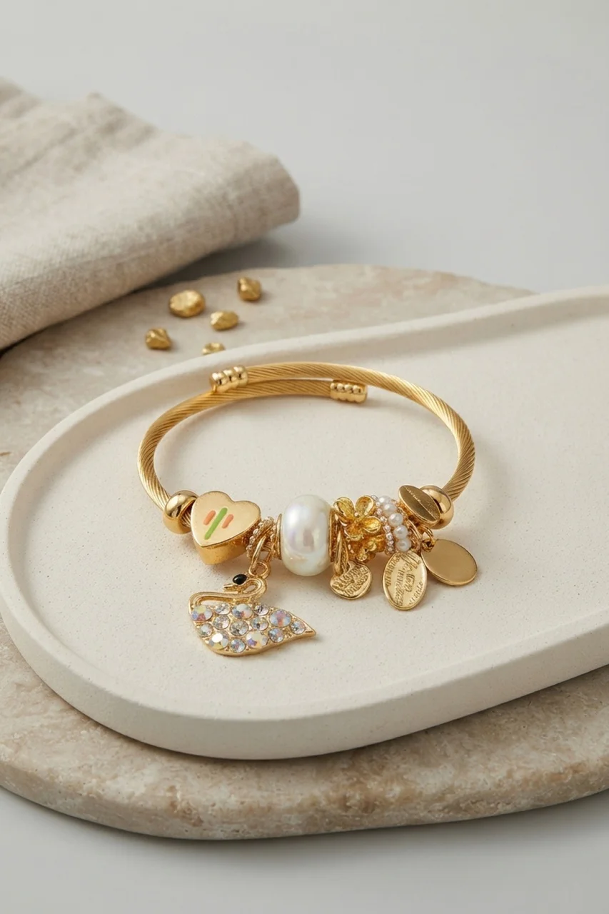 Swan Model Charmlı Bileklik - Lisinya Diğer