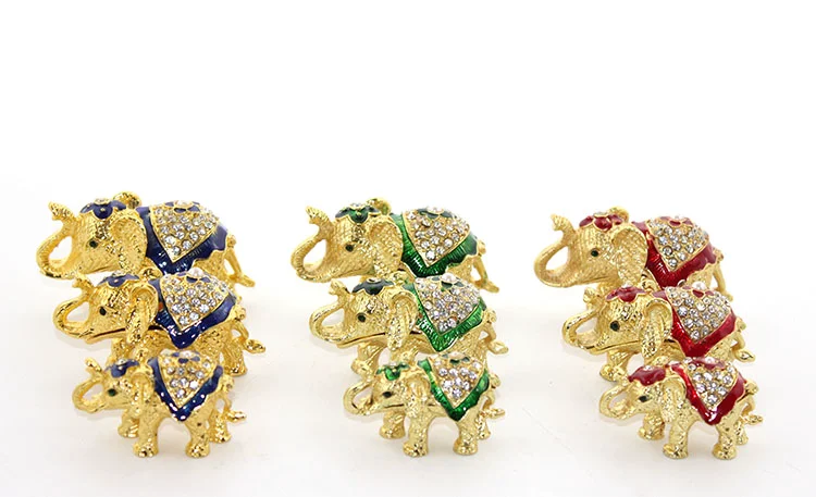 Swarovski Taşlı 3'lü Fil Figür Seti Model 1 Swarovski Taşlı 3'lü Fil Figür Seti Model 1