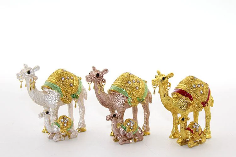 Kristal Taşlı Yavrulu Deve Dekoratif Biblo Model 2