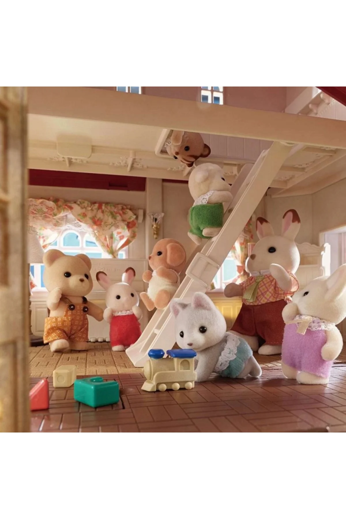 Sylvanian Families Oyun Odalı Işıklı Şehir Evi 5708