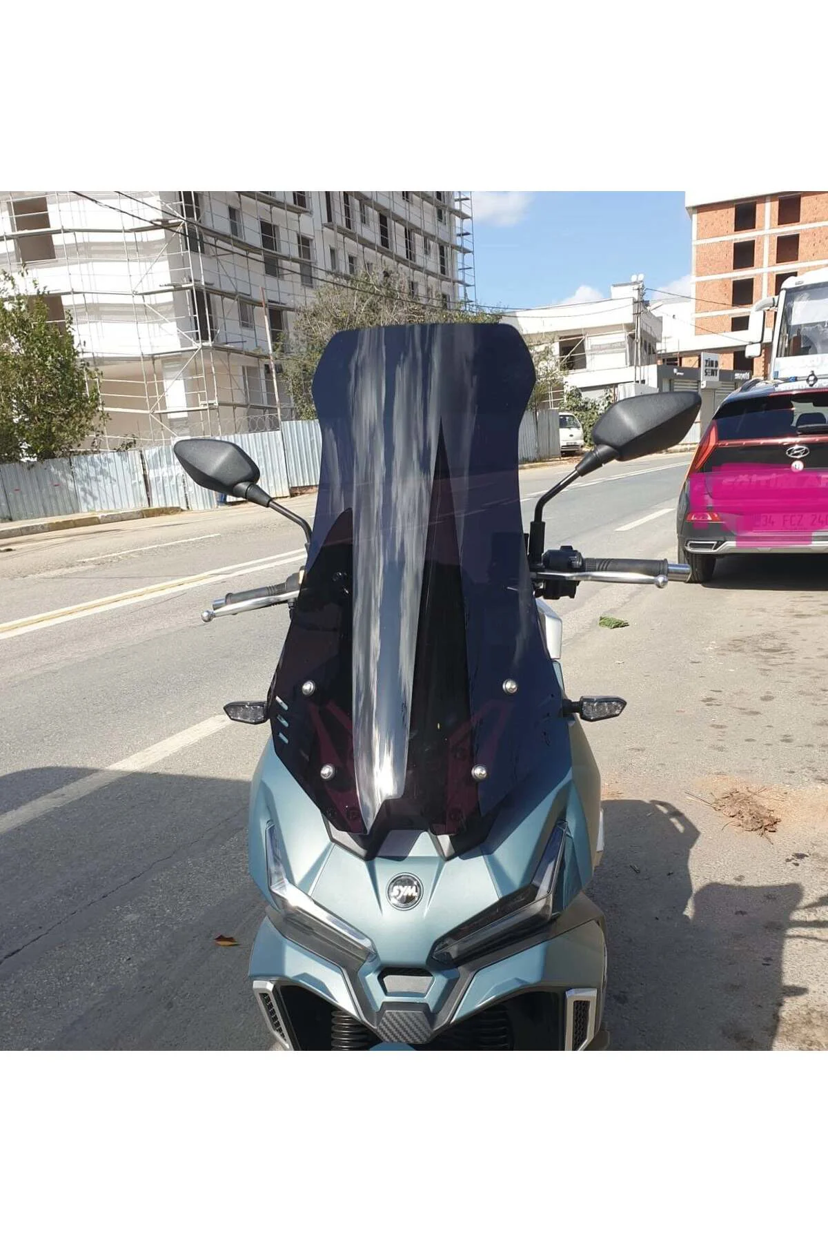 SYM Adx 125 Ön Cam 2023-2026 Model 62cm Siyah Renkli 4mm UZUN