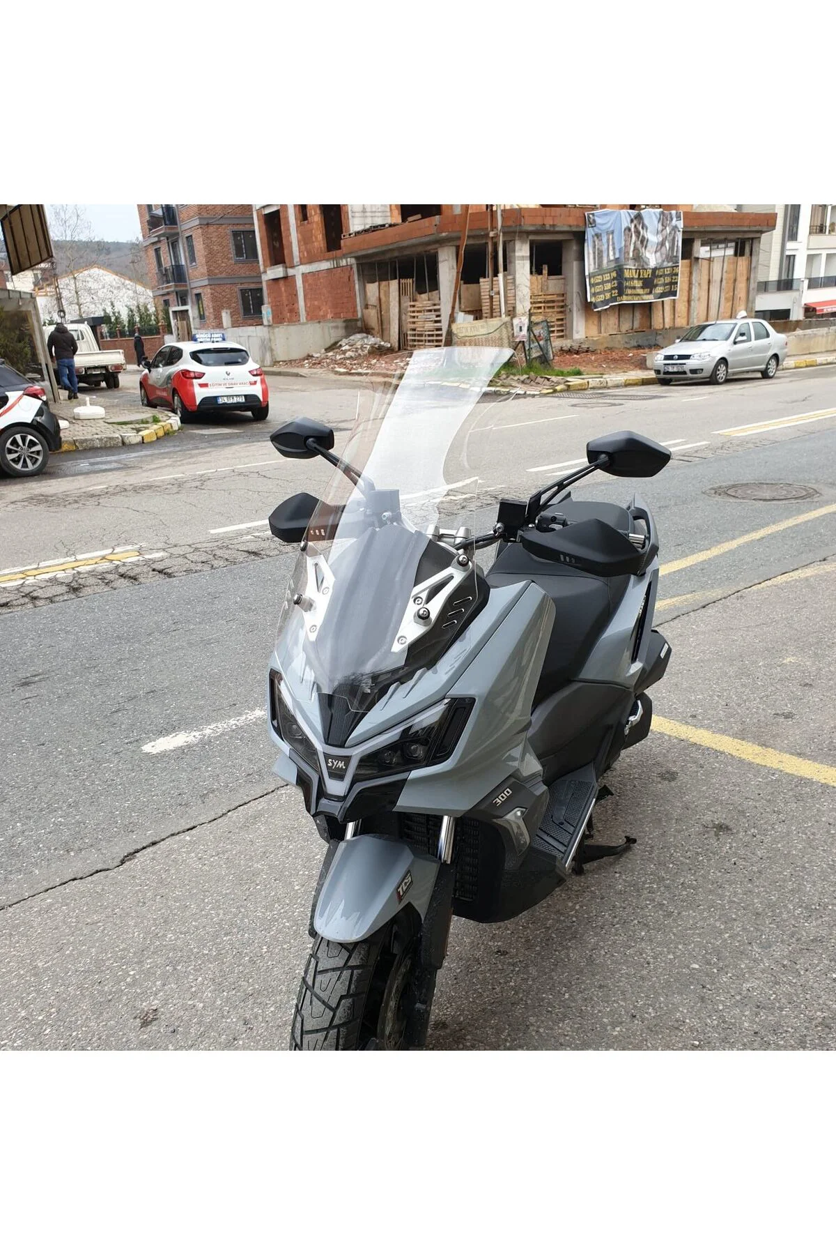 SYM ADX 250 Ön Cam 2024-2026 Model 75cm Şeffaf Renkli 4mm UZUN