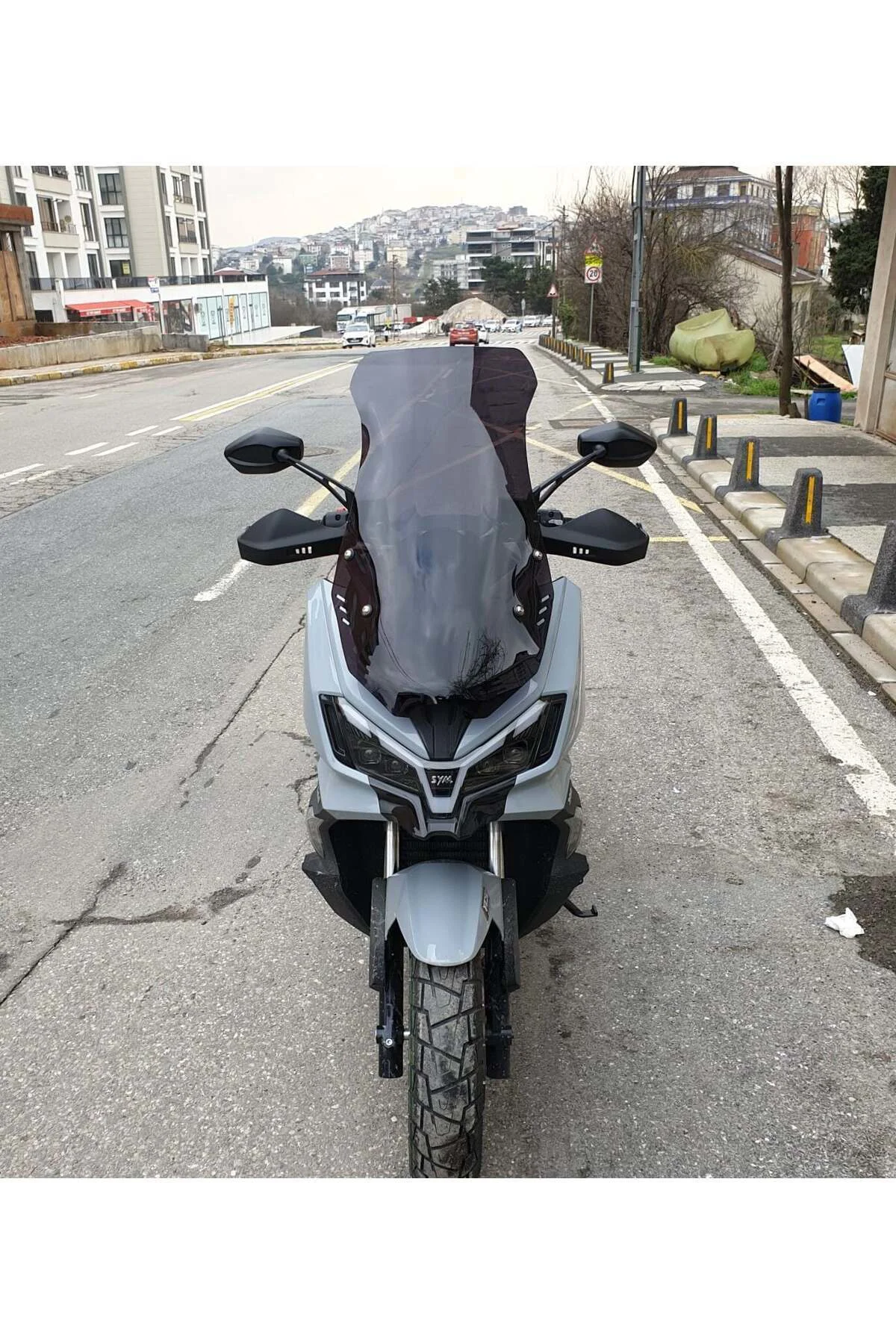 SYM ADX 300 Ön Cam 2024-2026 Model 75cm Siyah Renkli 4mm UZUN