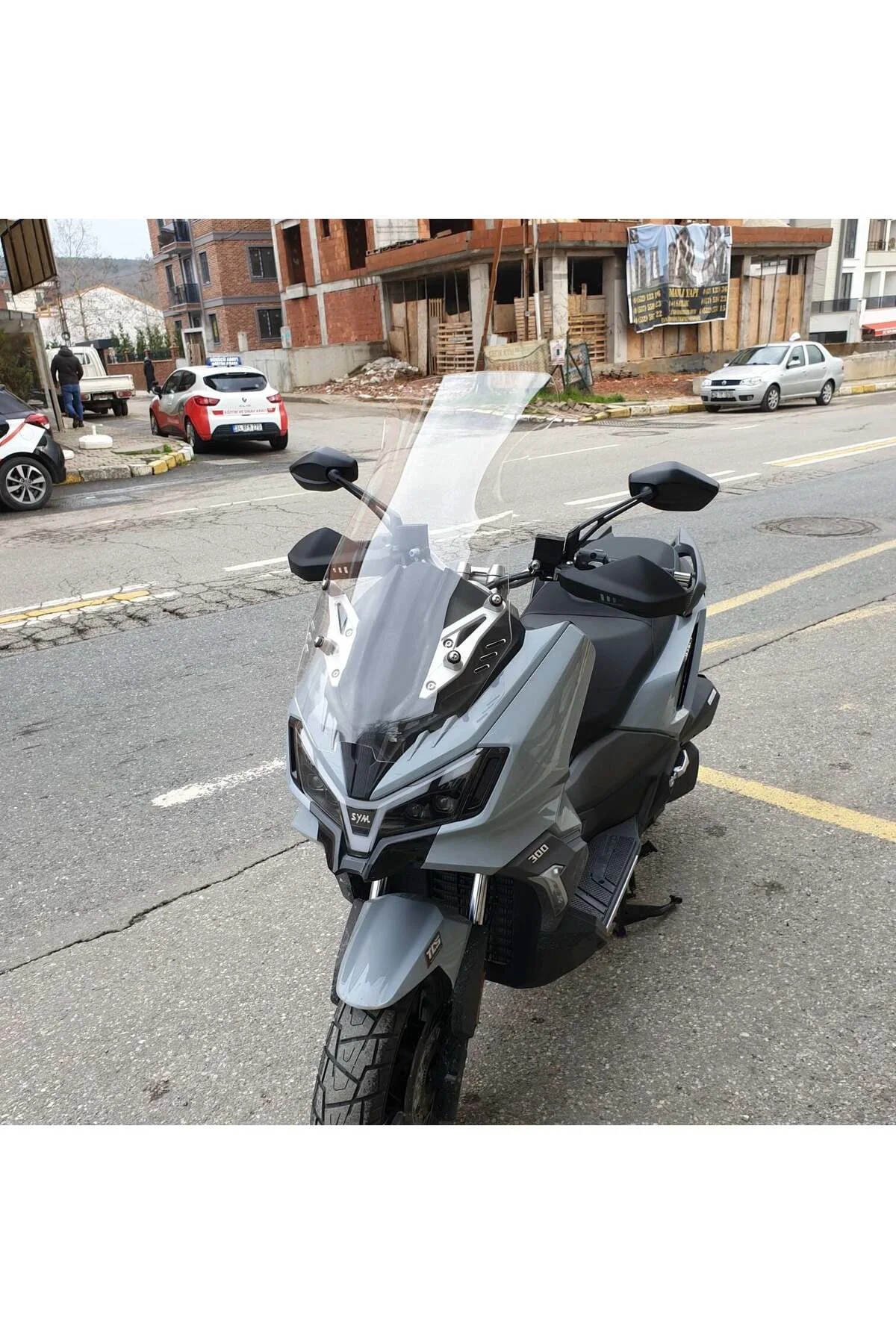 SYM ADX 300 Ön Cam 2024-2026 Model 65cm Şeffaf Renkli 4mm ORTA BO