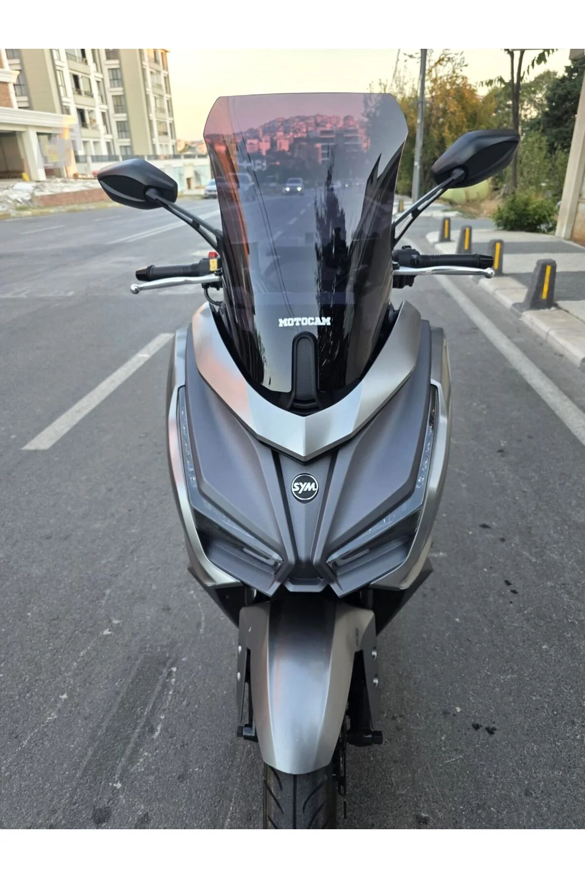 Sym Cruisym 150 GT Ön Cam 2023-2026 Model 45cm Siyah Renkli 4mm