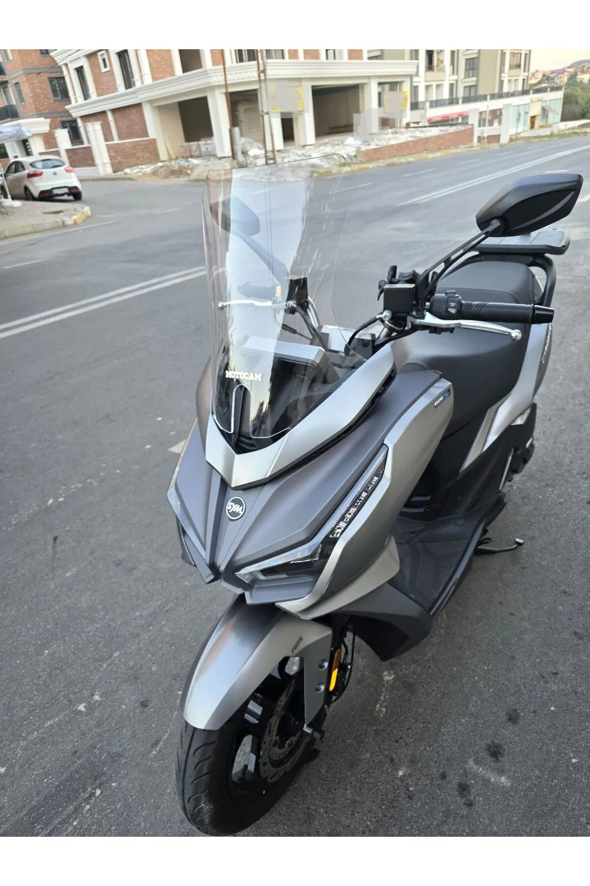 Sym Cruisym 150 GT Ön Cam 2023-2026 Model 45cm Şeffaf Renkli 4mm