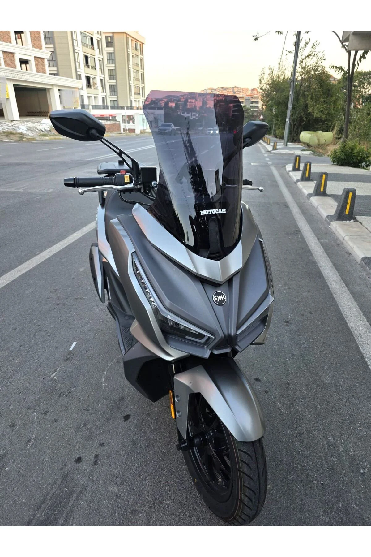 Sym Cruisym 150 GT Ön Cam 2023-2026 Model 45cm Siyah Renkli 4mm