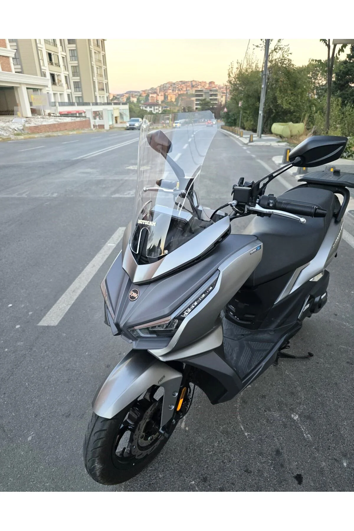 Sym Cruisym 150 GT Ön Cam 2023-2026 Model 45cm Şeffaf Renkli 4mm
