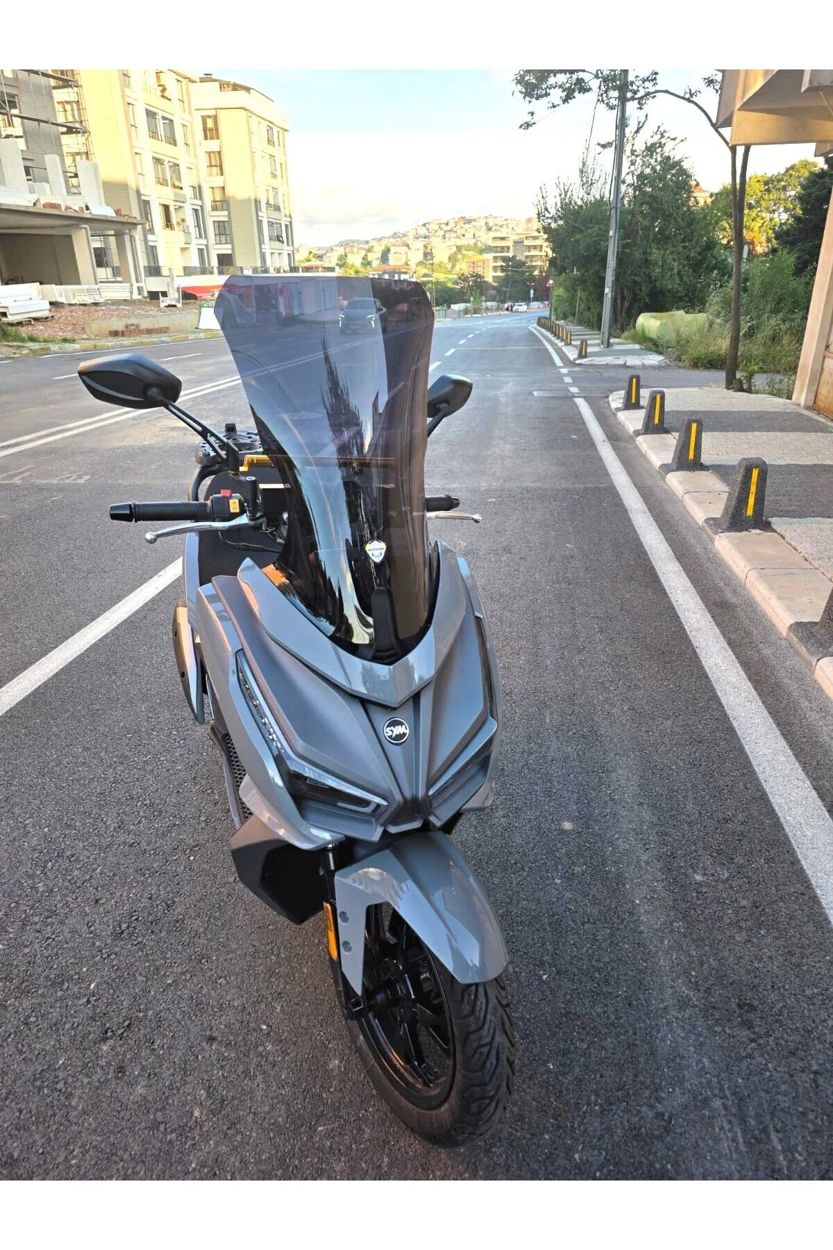 Sym Cruisym 150 GT Ön Cam 2023-2026 Model 58cm Siyah Renkli 4mm