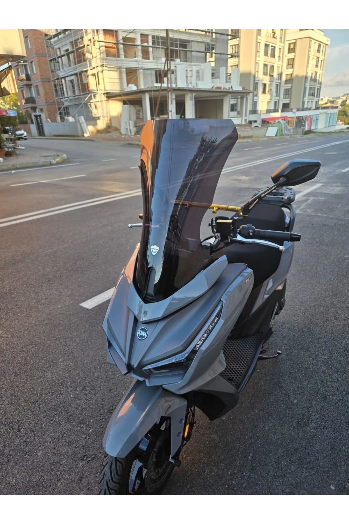 Sym Cruisym 150 GT Ön Cam 2023-2026 Model 58cm Siyah Renkli 4mm