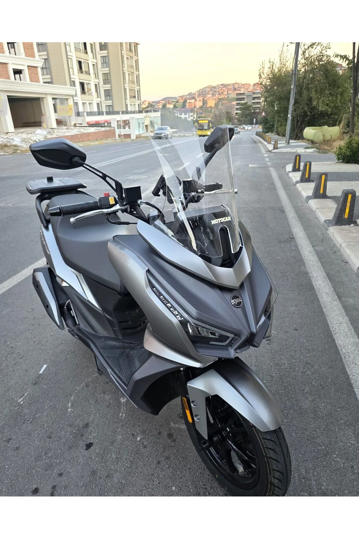 Sym Cruisym 150 GT Ön Cam 2023-2026 Model 45cm Şeffaf Renkli 4mm