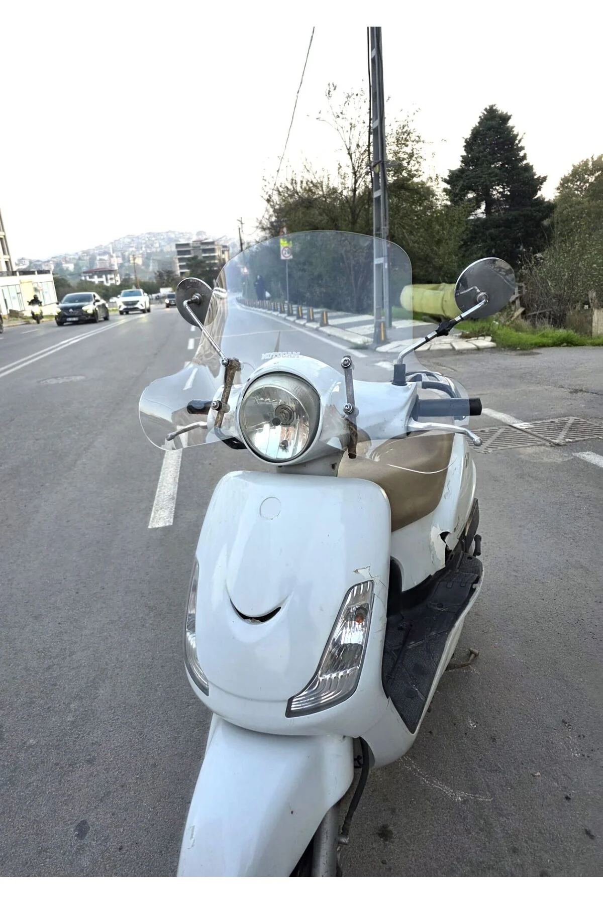 SYM Fiddle IV 125 Ön Cam 2023-2024 Model 53cm Şeffaf Renkli Elcikli APARATSIZ